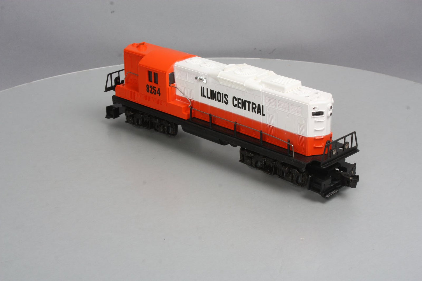 Lionel 6-8254 O Gauge Illinois Central GP-9 Dummy Diesel Locomotive VG/Box