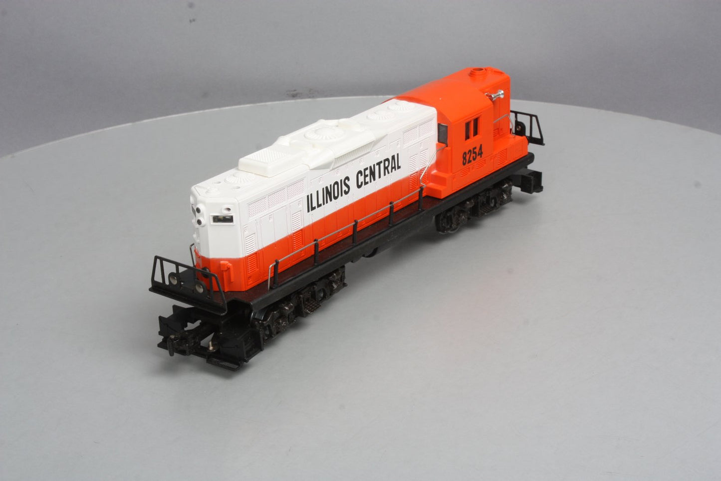 Lionel 6-8254 O Gauge Illinois Central GP-9 Dummy Diesel Locomotive VG/Box