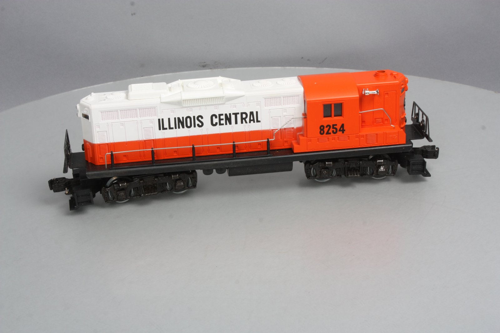 Lionel 6-8254 O Gauge Illinois Central GP-9 Dummy Diesel Locomotive LN/Box