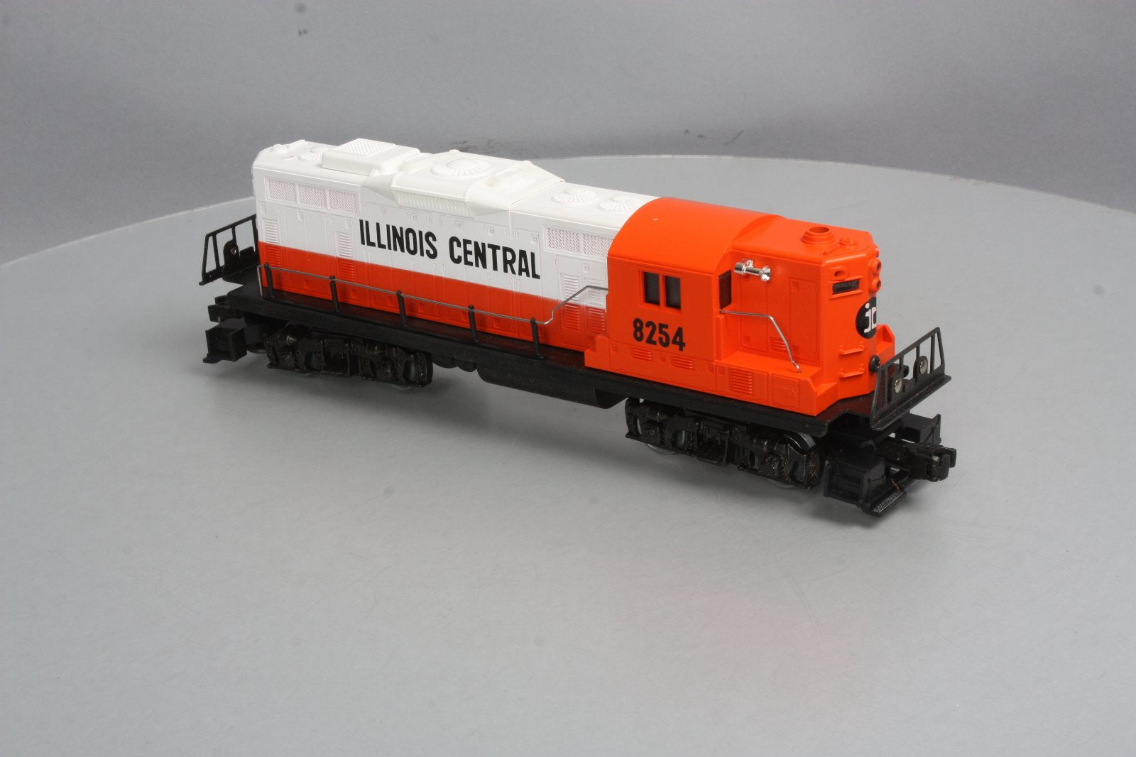Lionel 6-8254 O Gauge Illinois Central GP-9 Dummy Diesel Locomotive VG/Box