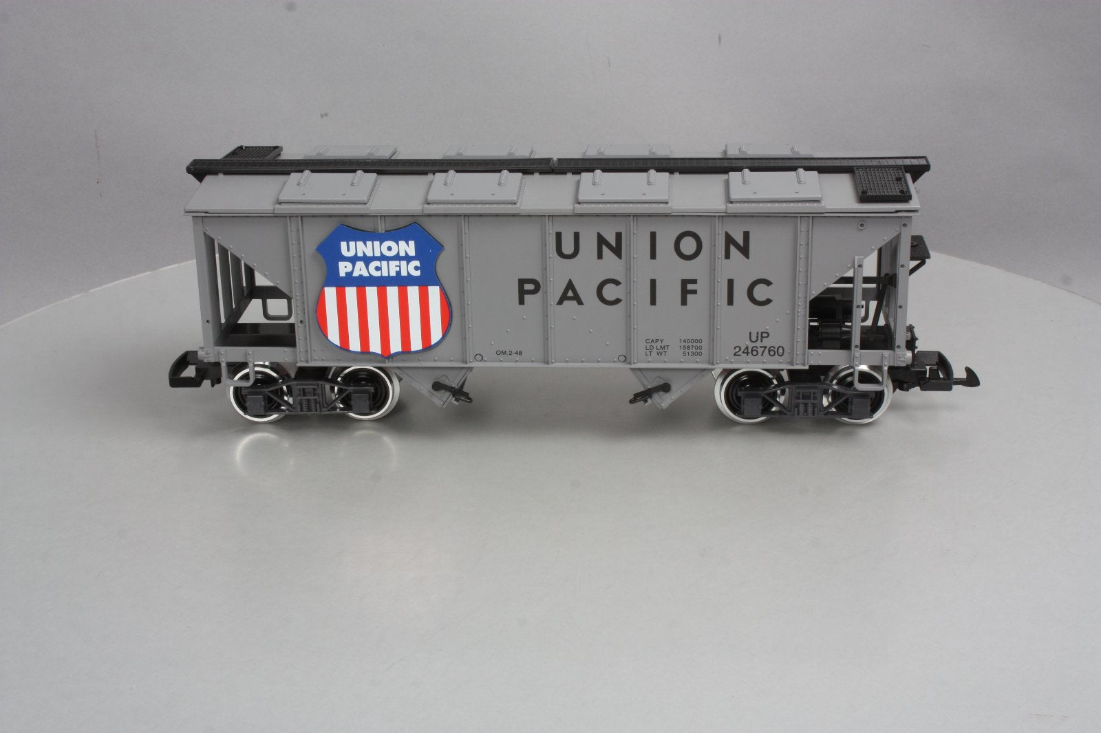 LGB 46760 Union Pacific 2-Bay Covered Hopper (Metal Wheels) LN/Box