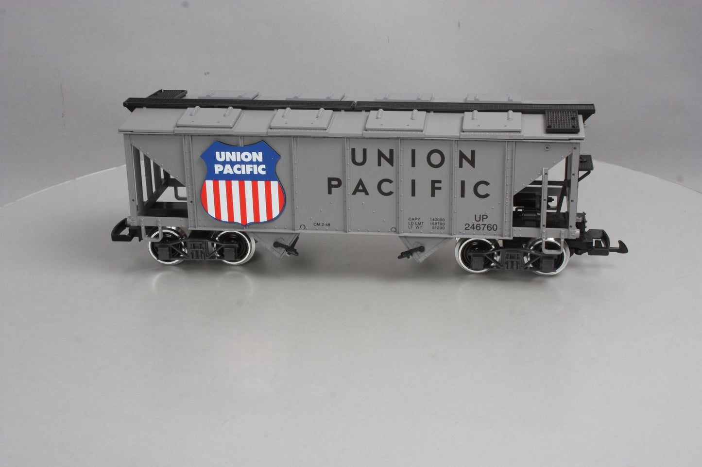 LGB 46760 Union Pacific 2-Bay Covered Hopper (Metal Wheels) LN/Box