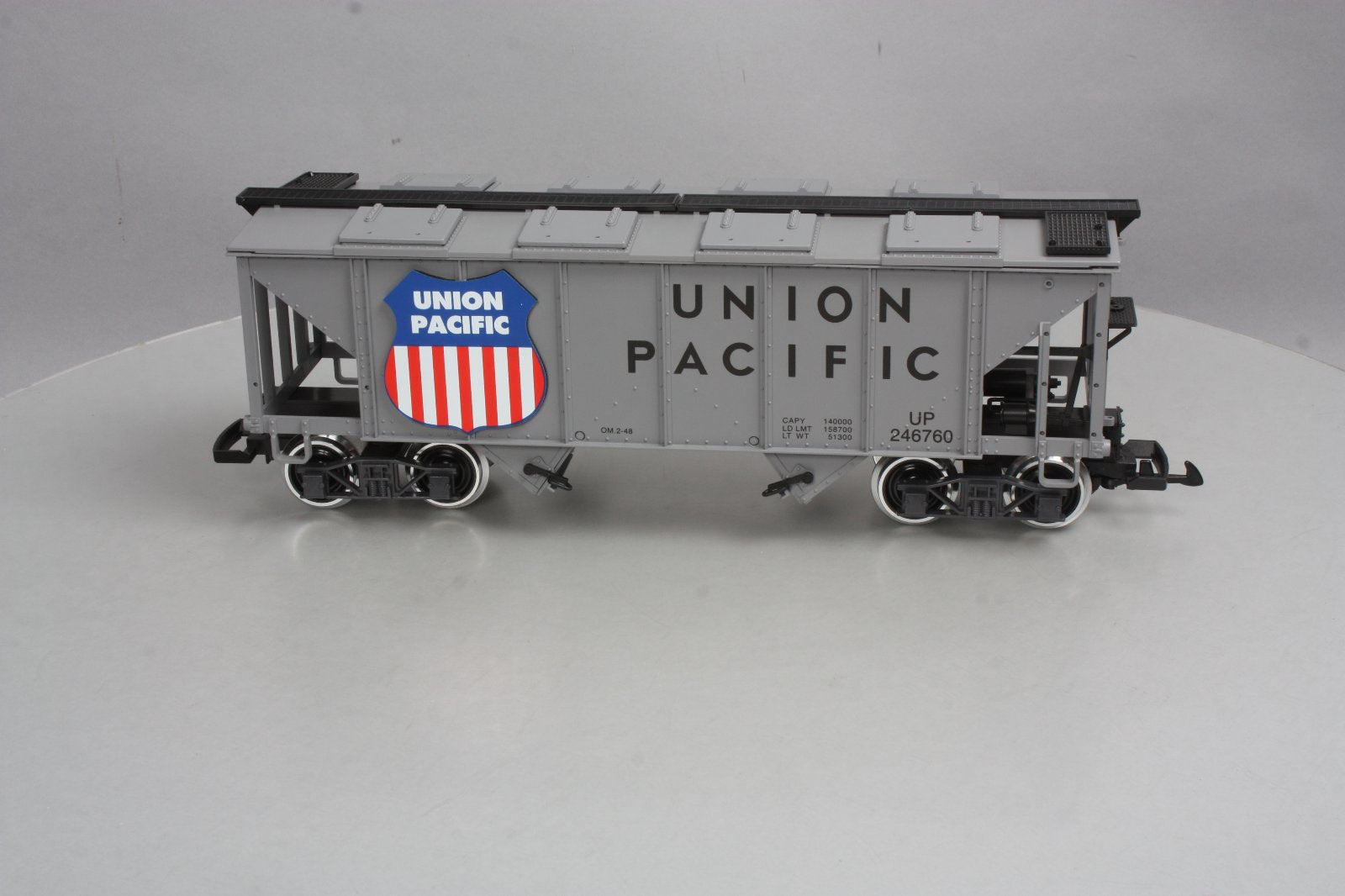LGB 46760 Union Pacific 2-Bay Covered Hopper (Metal Wheels) LN/Box