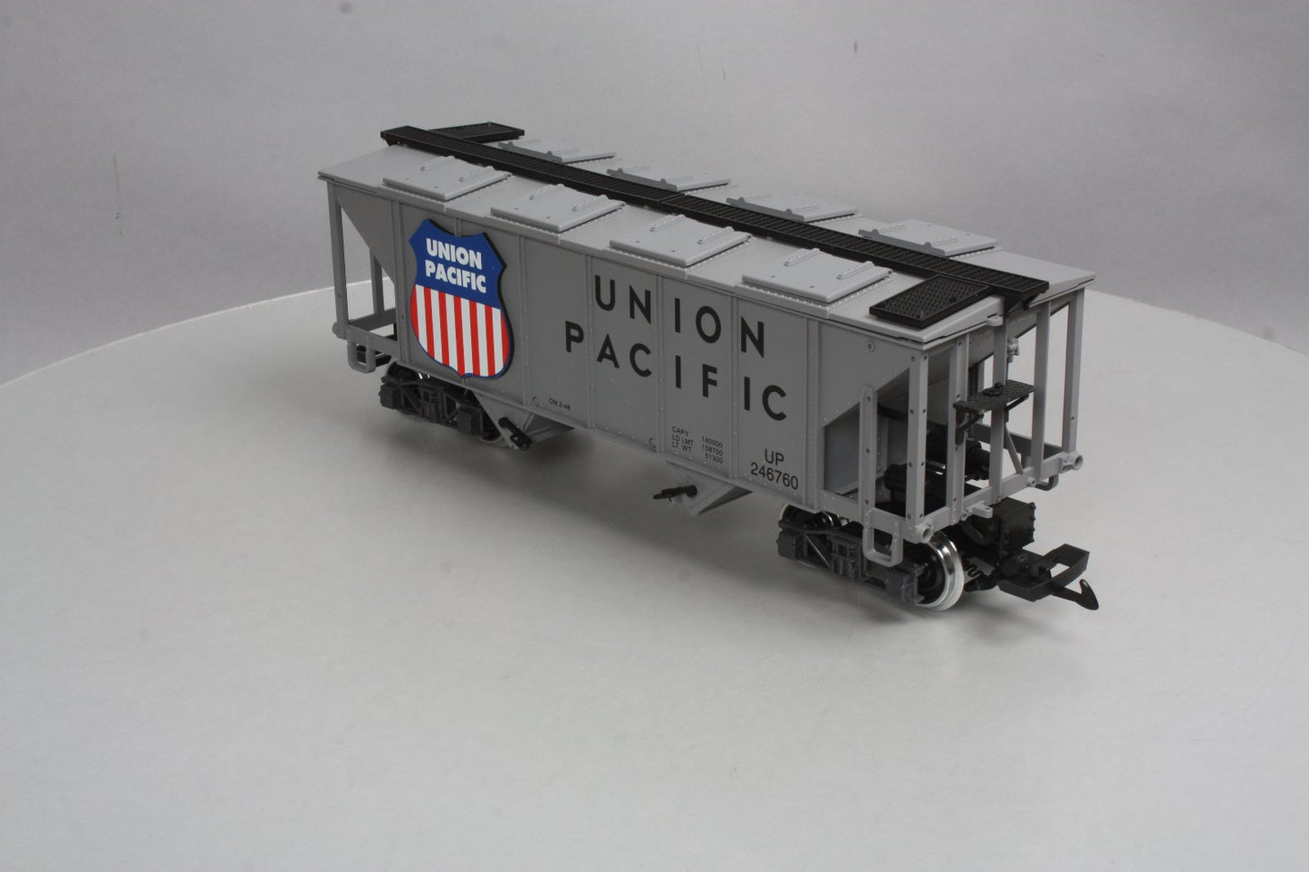 LGB 46760 Union Pacific 2-Bay Covered Hopper (Metal Wheels) LN/Box