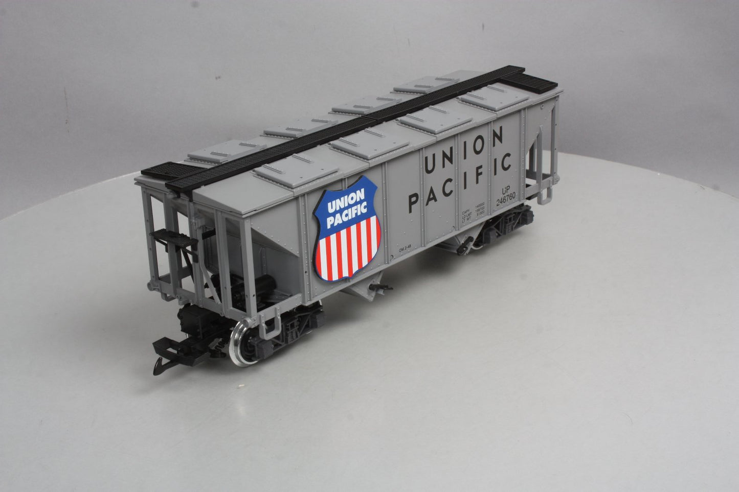 LGB 46760 Union Pacific 2-Bay Covered Hopper (Metal Wheels) LN/Box