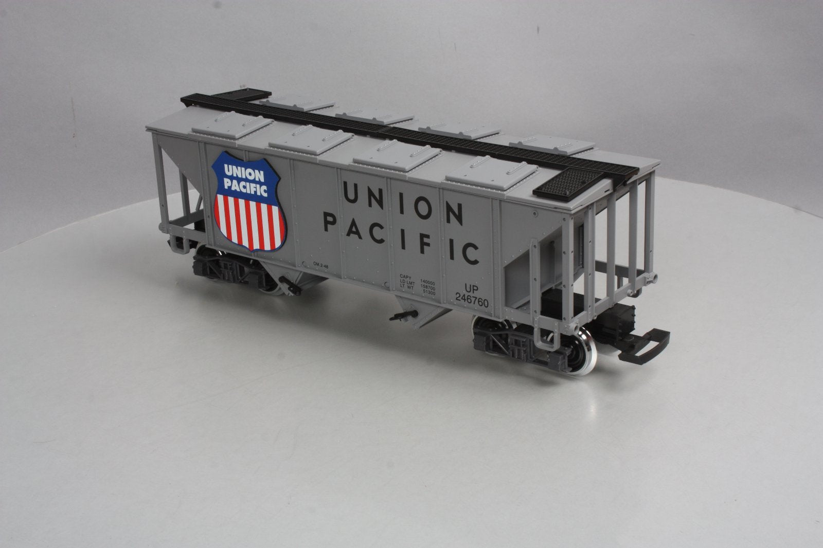 LGB 46760 Union Pacific 2-Bay Covered Hopper (Metal Wheels) LN/Box