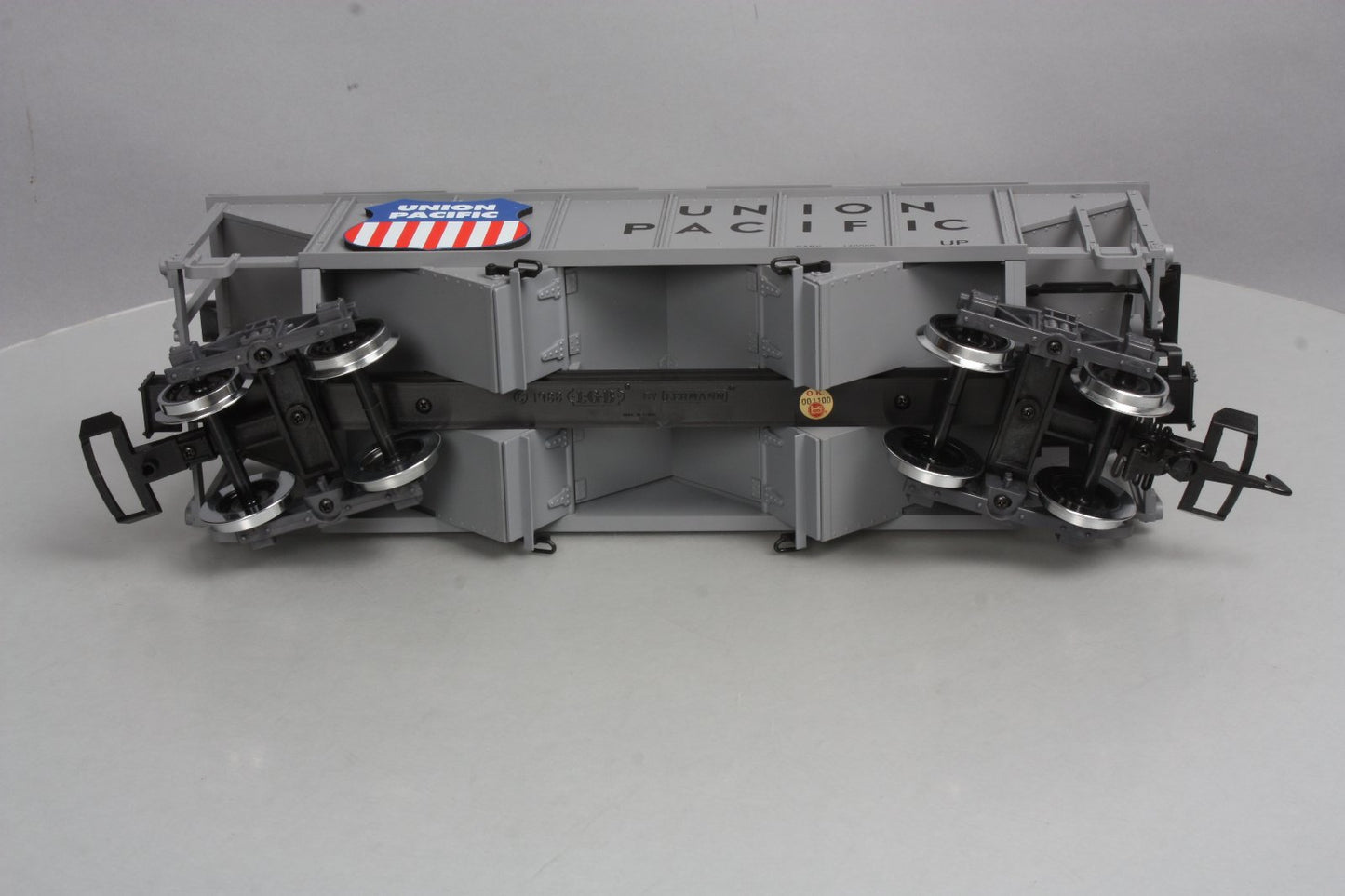 LGB 46760 Union Pacific 2-Bay Covered Hopper (Metal Wheels) LN/Box