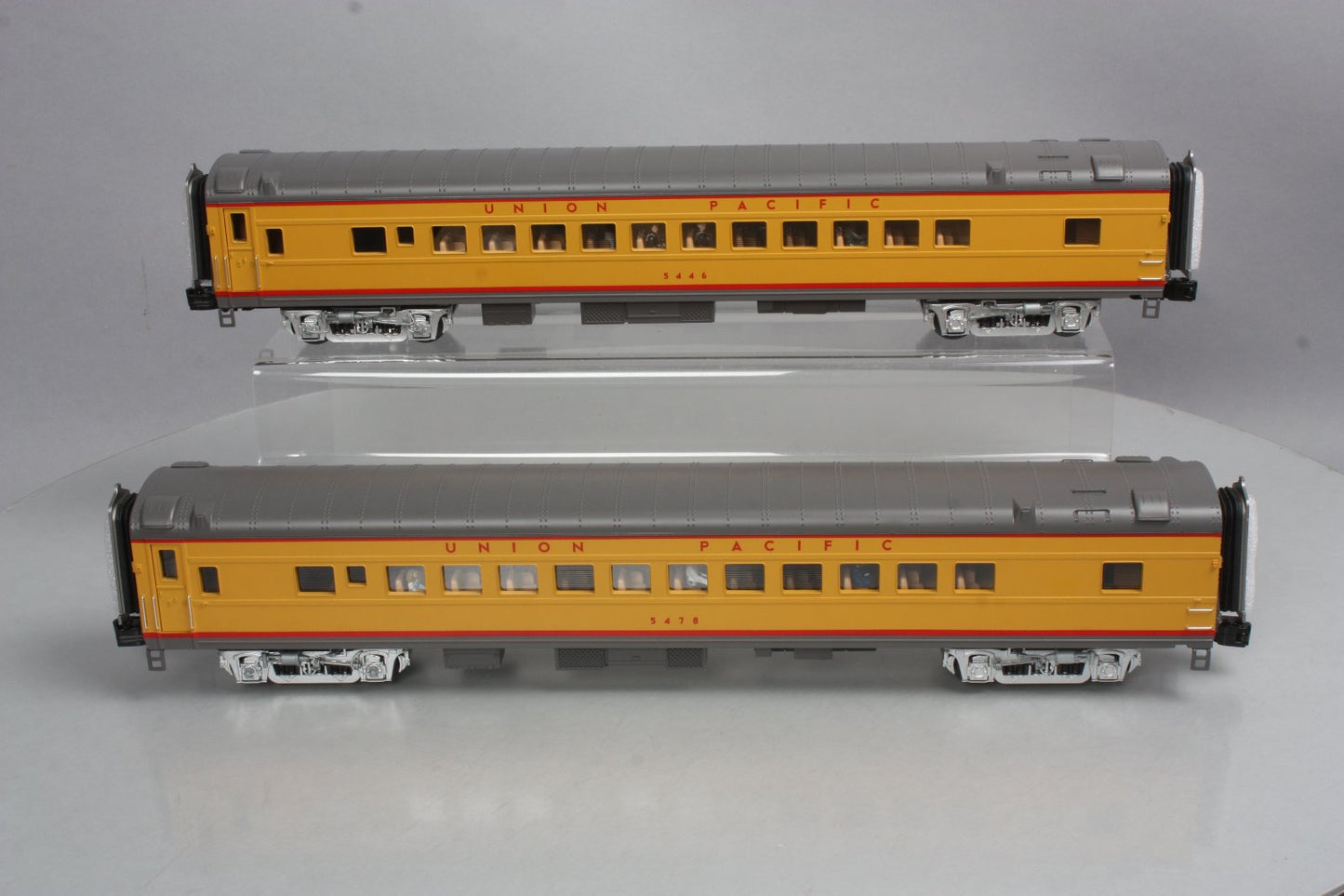 MTH 20-3579A O Union Pacific 70' Streamlined Bag/Obs Passenger Set (Set of 2) LN/Box