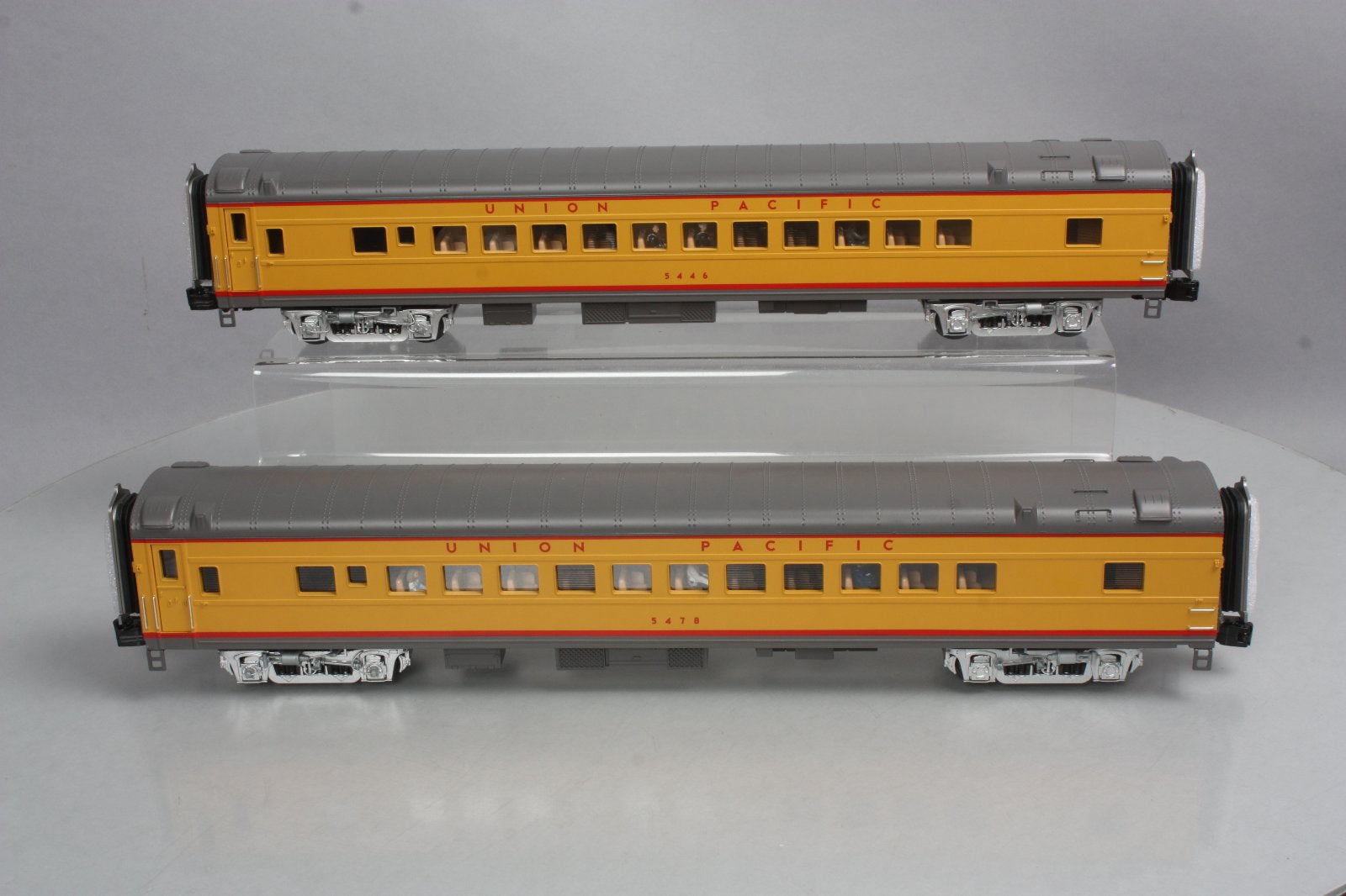 MTH 20-3579A O Union Pacific 70' Streamlined Bag/Obs Passenger Set (Set of 2) LN/Box