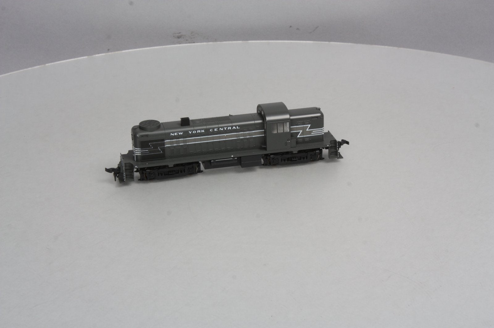 Kato 37-2403 HO New York Central ALCO RS-2 Diesel Engine (Unnumbered) LN/Box