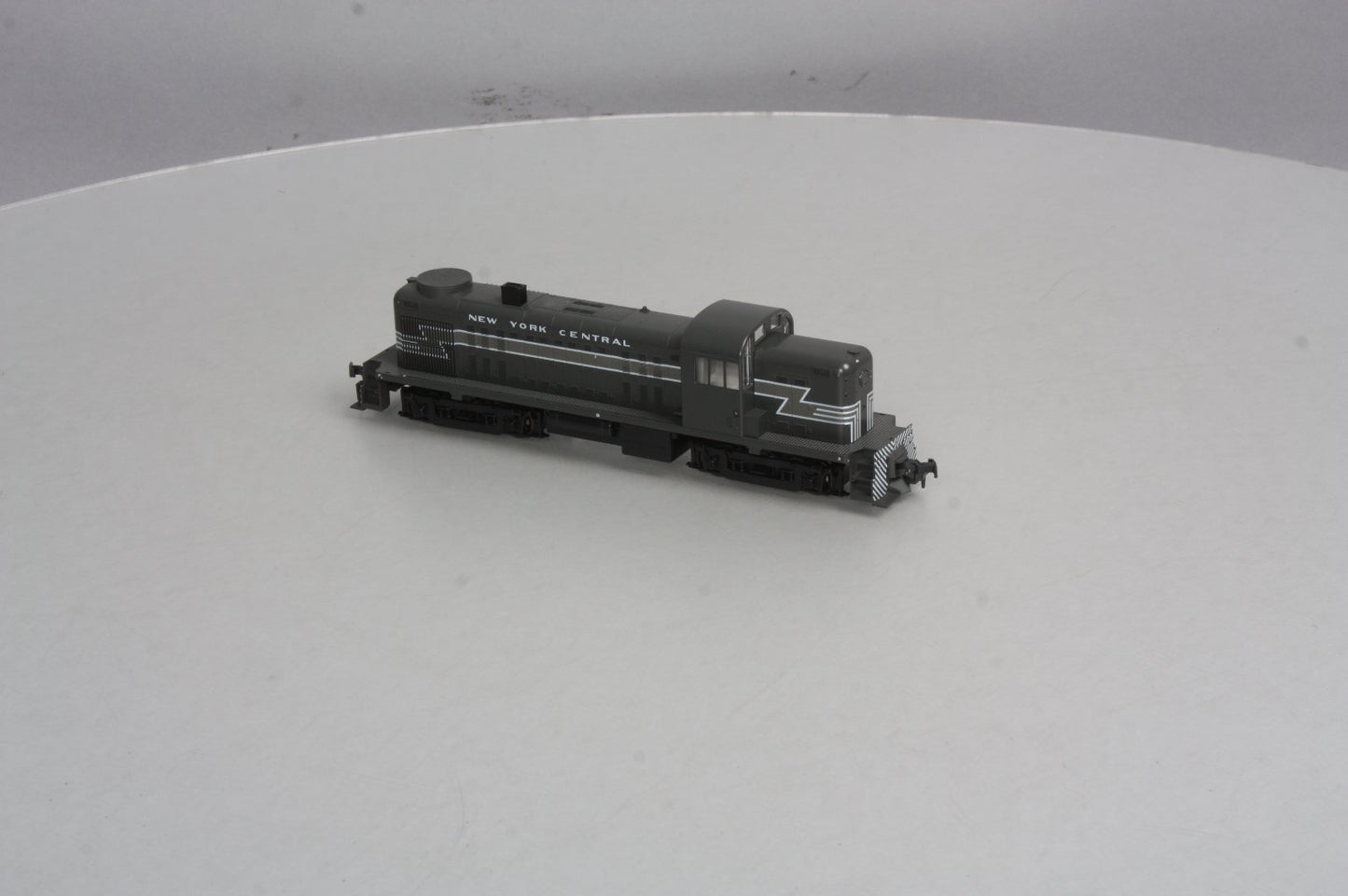 Kato 37-2403 HO New York Central ALCO RS-2 Diesel Engine (Unnumbered) LN/Box