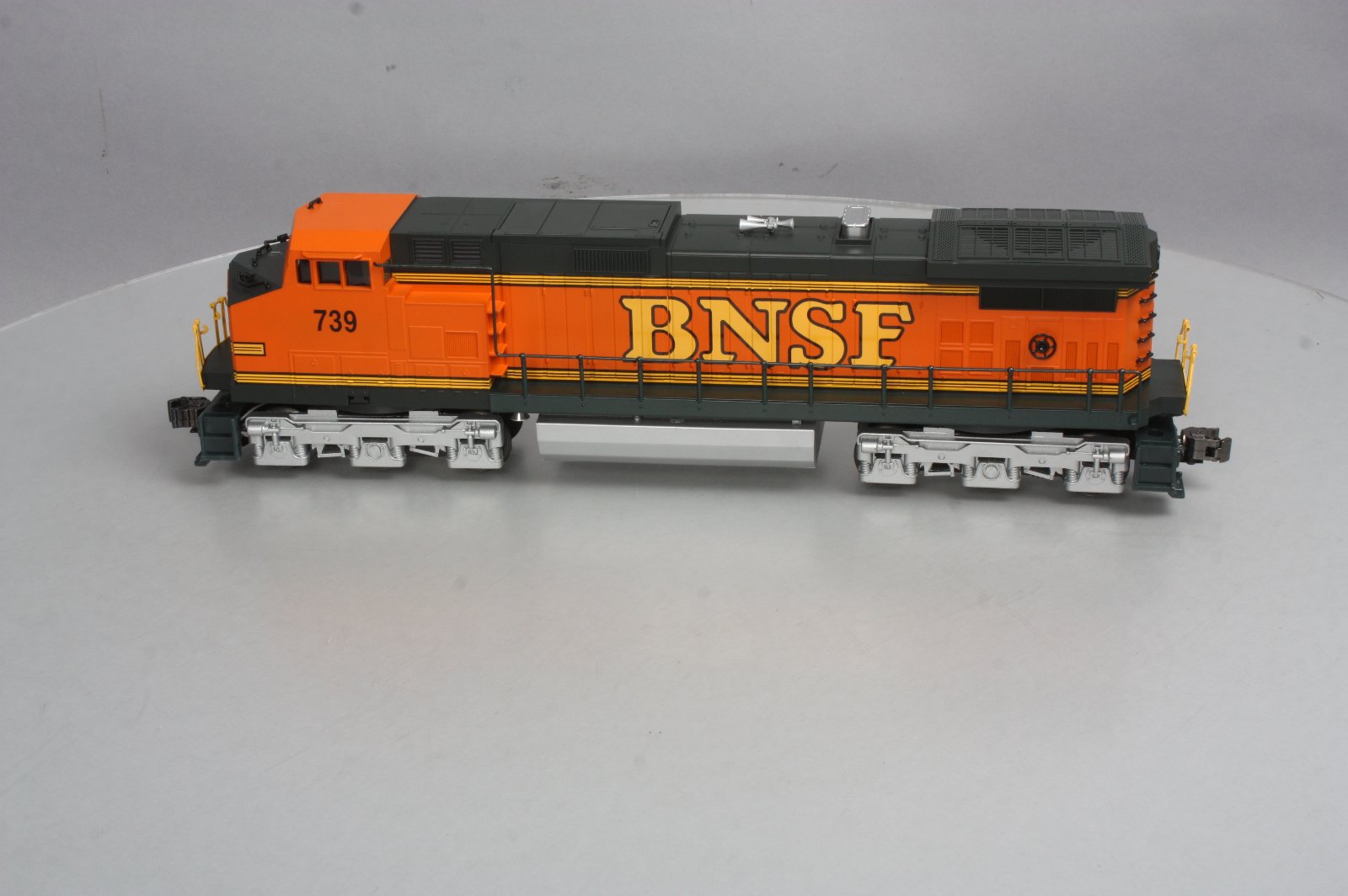 Lionel 6-18231 O Gauge BNSF Dash 9 Diesel Locomotive #739 LN/Box
