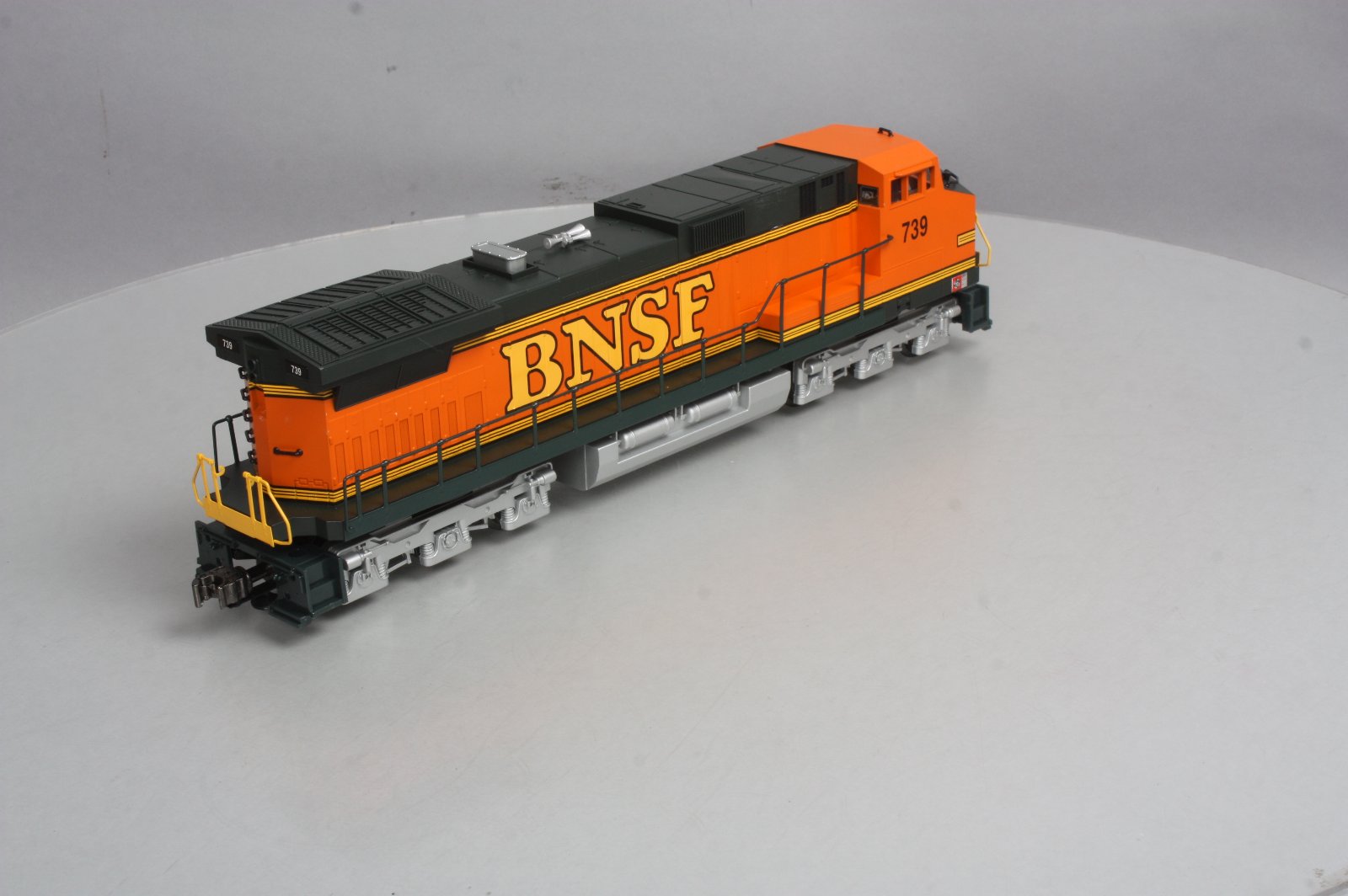 Lionel 6-18231 O Gauge BNSF Dash 9 Diesel Locomotive #739 LN/Box