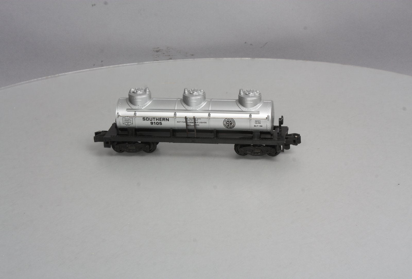 American Flyer 4-9105 S Gauge Southern Triple Dome Tank Car #9105 LN/Box