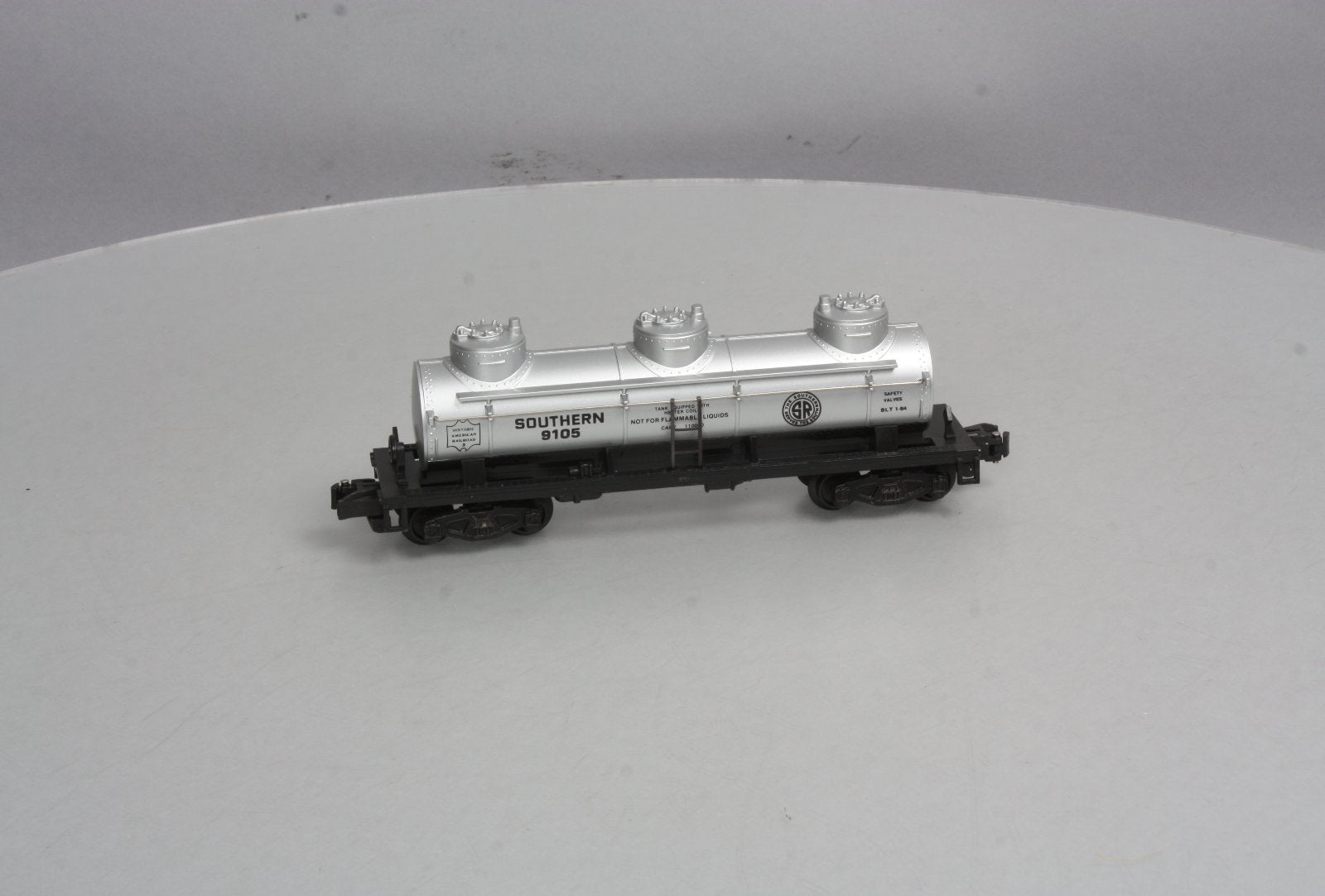 American Flyer 4-9105 S Gauge Southern Triple Dome Tank Car LN/Box