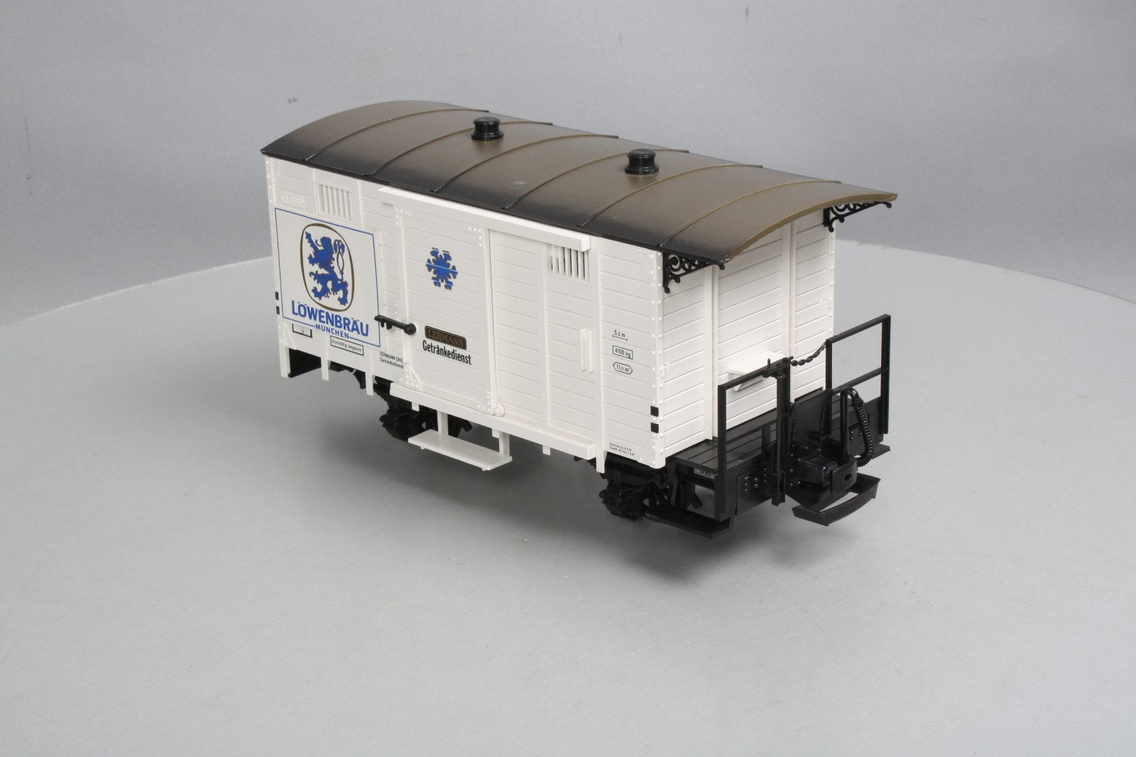 LGB 4131 G Scale Lowenbrau Beer Boxcar LN/Box