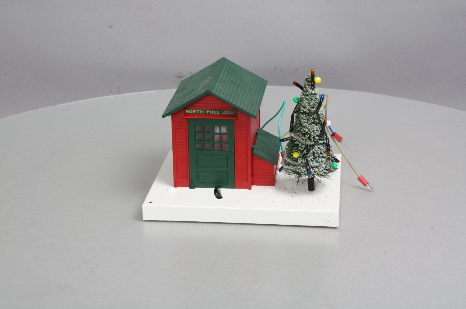 Lionel 6-14289 Santa Operating Gateman LN/Box