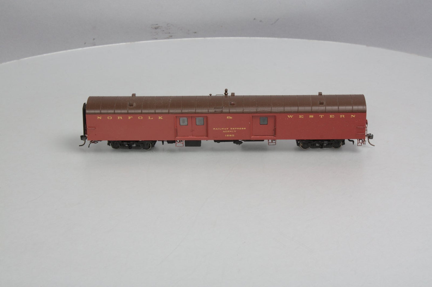 Rapido Trains 106153 HO Norfolk & Western 73' 6" Smooth Side Baggage #1285