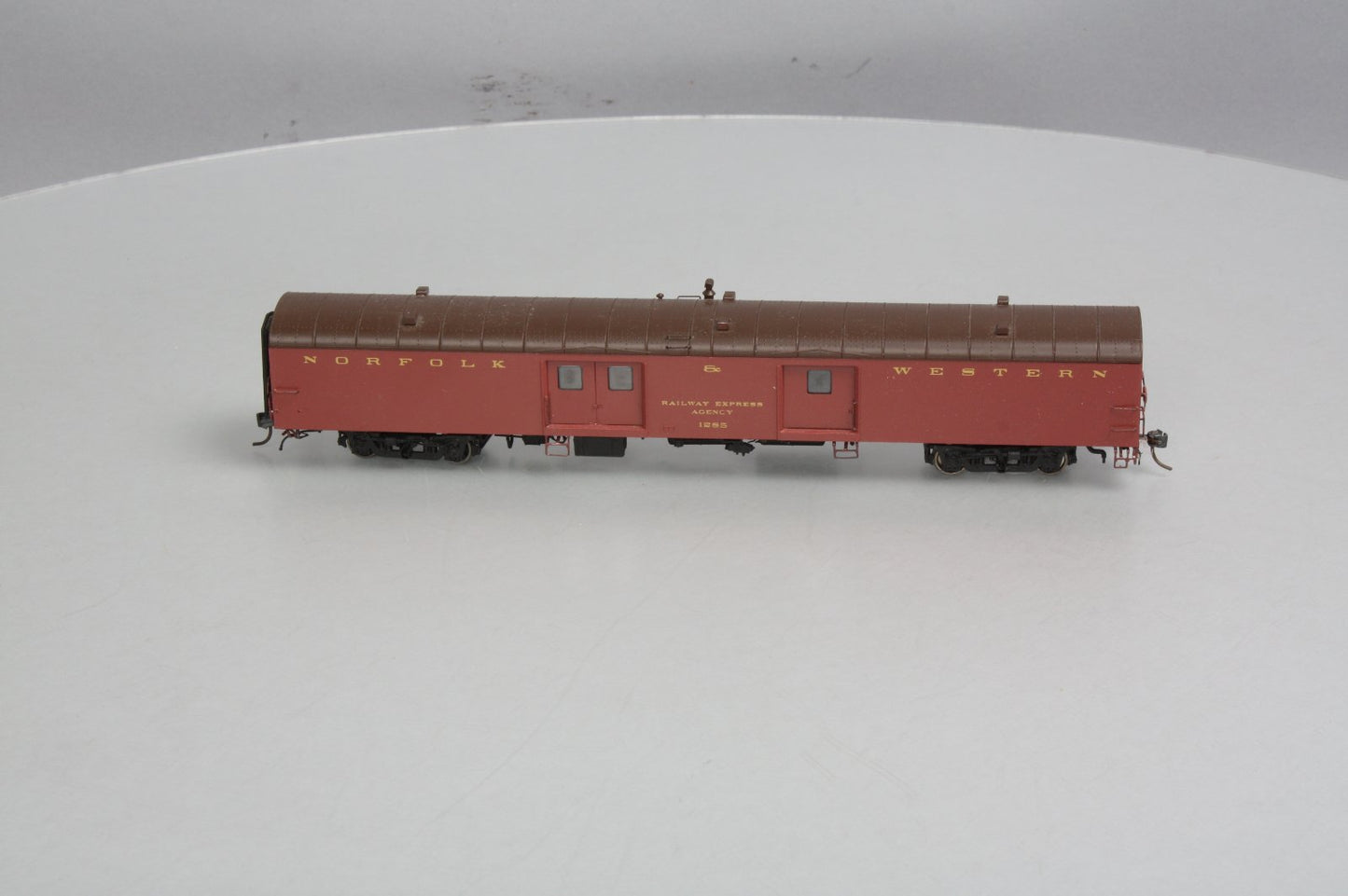 Rapido Trains 106153 HO Norfolk & Western 73' 6" Smooth Side Baggage #1285
