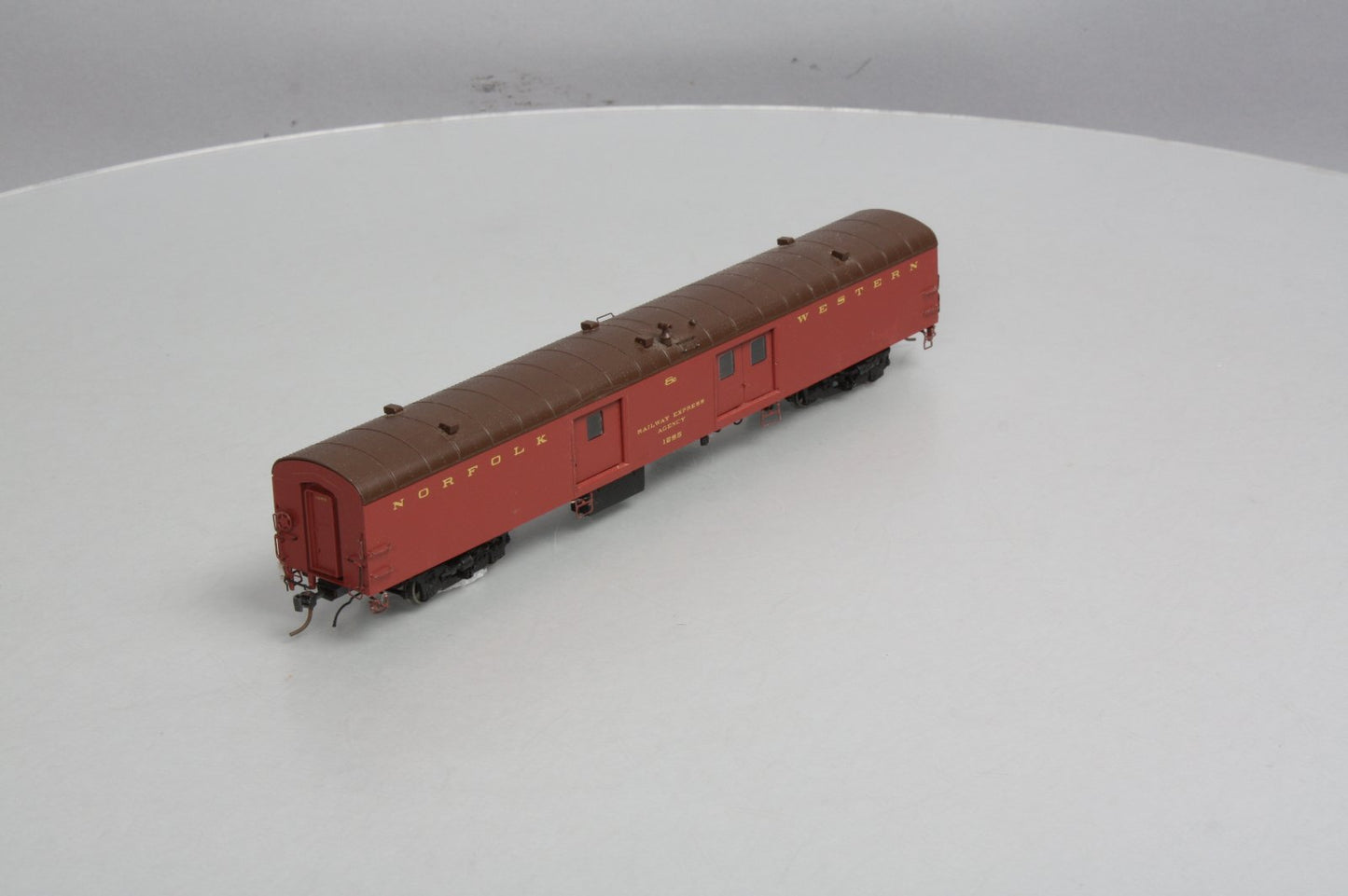 Rapido Trains 106153 HO Norfolk & Western 73' 6" Smooth Side Baggage #1285