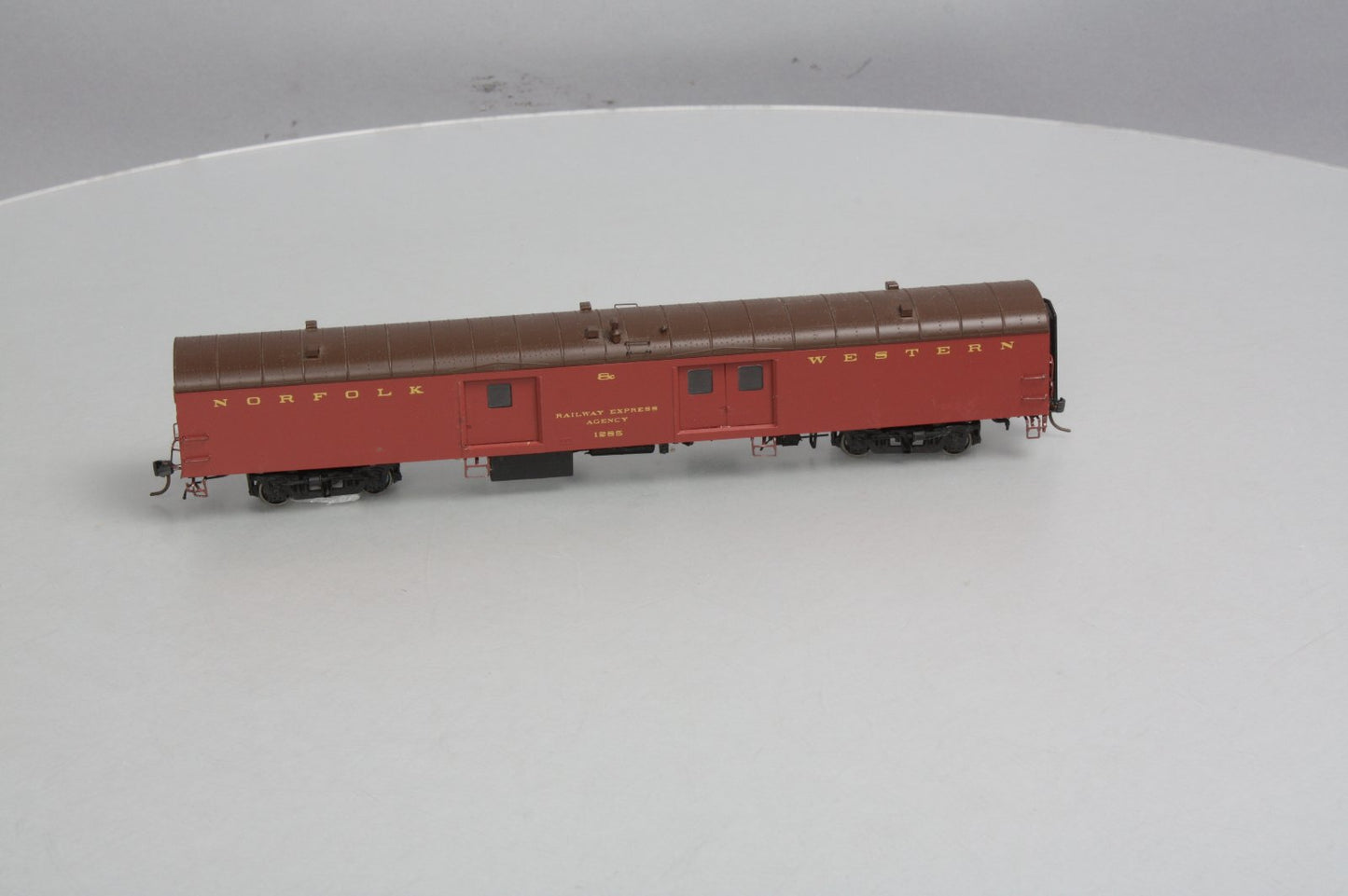 Rapido Trains 106153 HO Norfolk & Western 73' 6" Smooth Side Baggage #1285