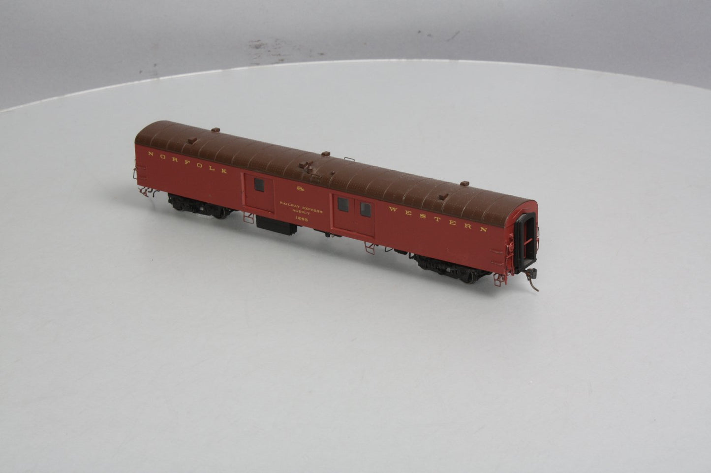 Rapido Trains 106153 HO Norfolk & Western 73' 6" Smooth Side Baggage #1285