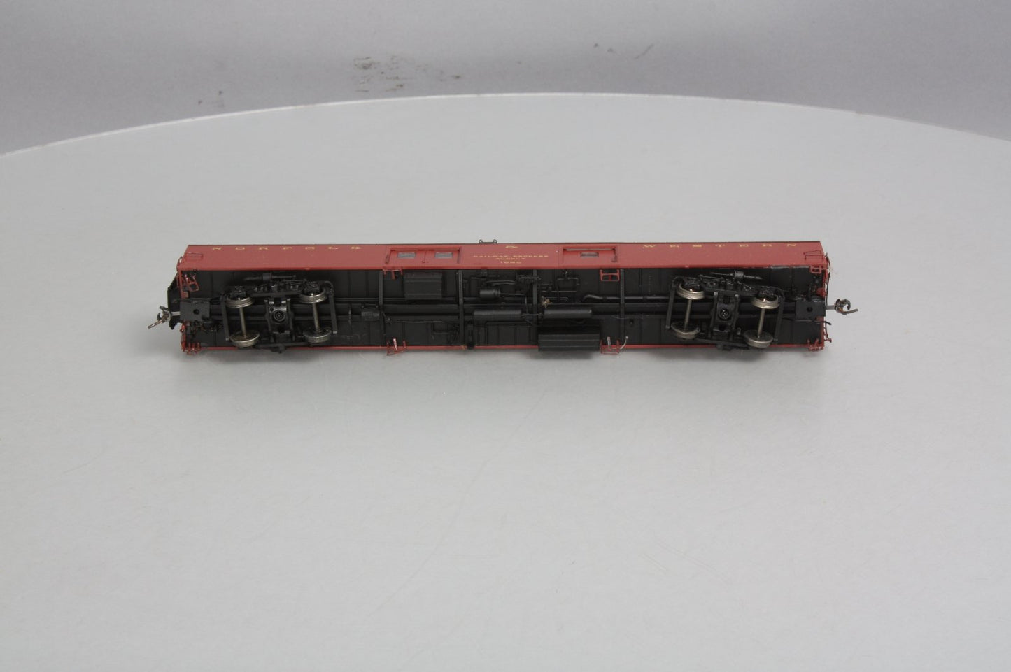 Rapido Trains 106153 HO Norfolk & Western 73' 6" Smooth Side Baggage #1285