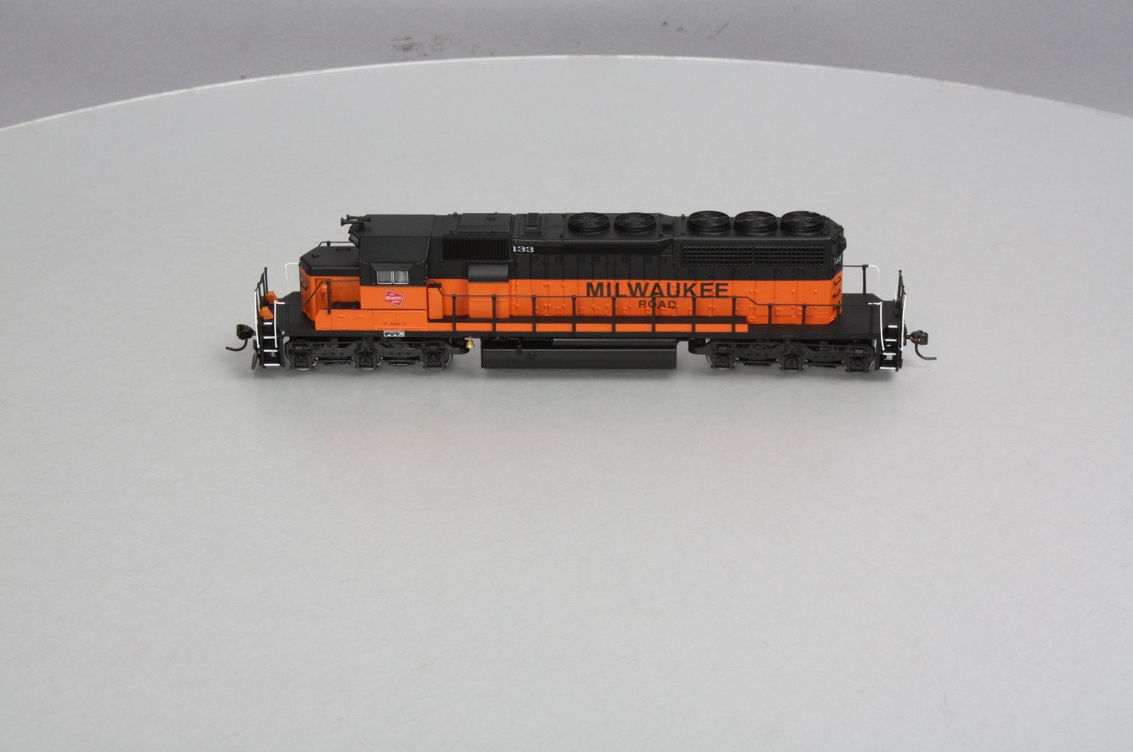 Broadway Limited 5010 HO MILW EMD SD40-2 Low Hood Diesel Locomotive w/Sound #133