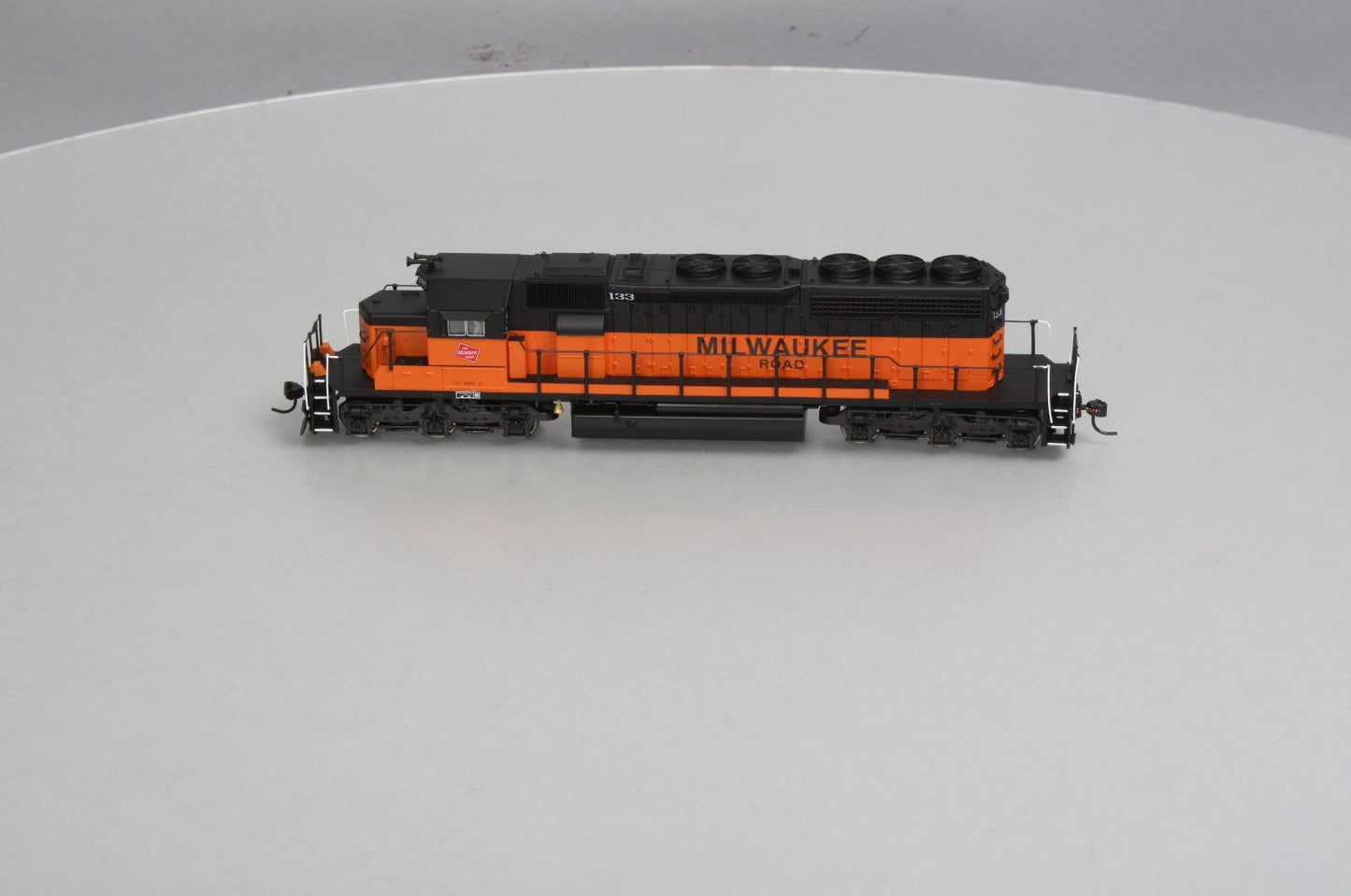 Broadway Limited 5010 HO MILW EMD SD40-2 Low Hood Diesel Locomotive w/Sound #133