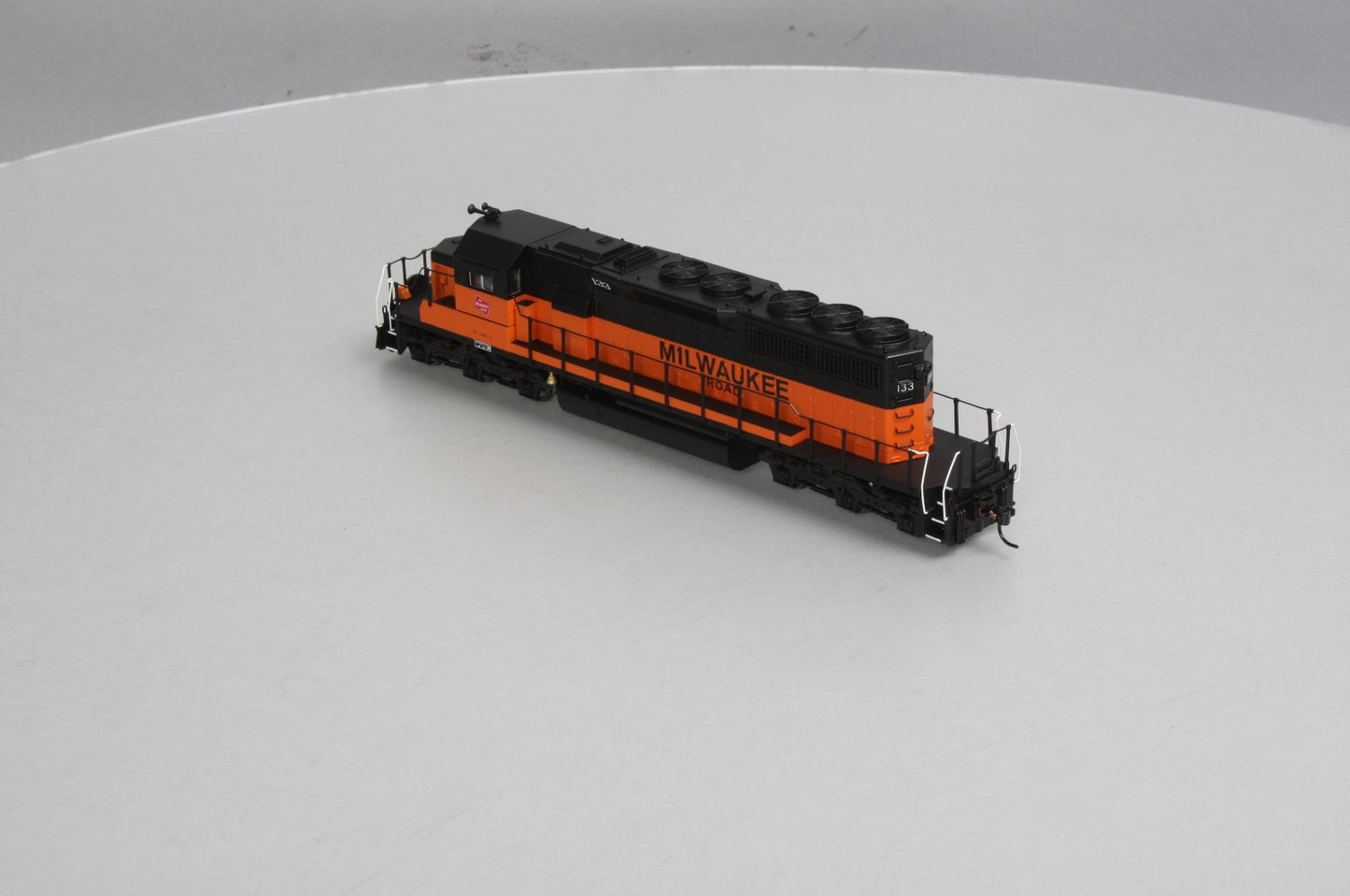 Broadway Limited 5010 HO MILW EMD SD40-2 Low Hood Diesel Locomotive w/Sound #133