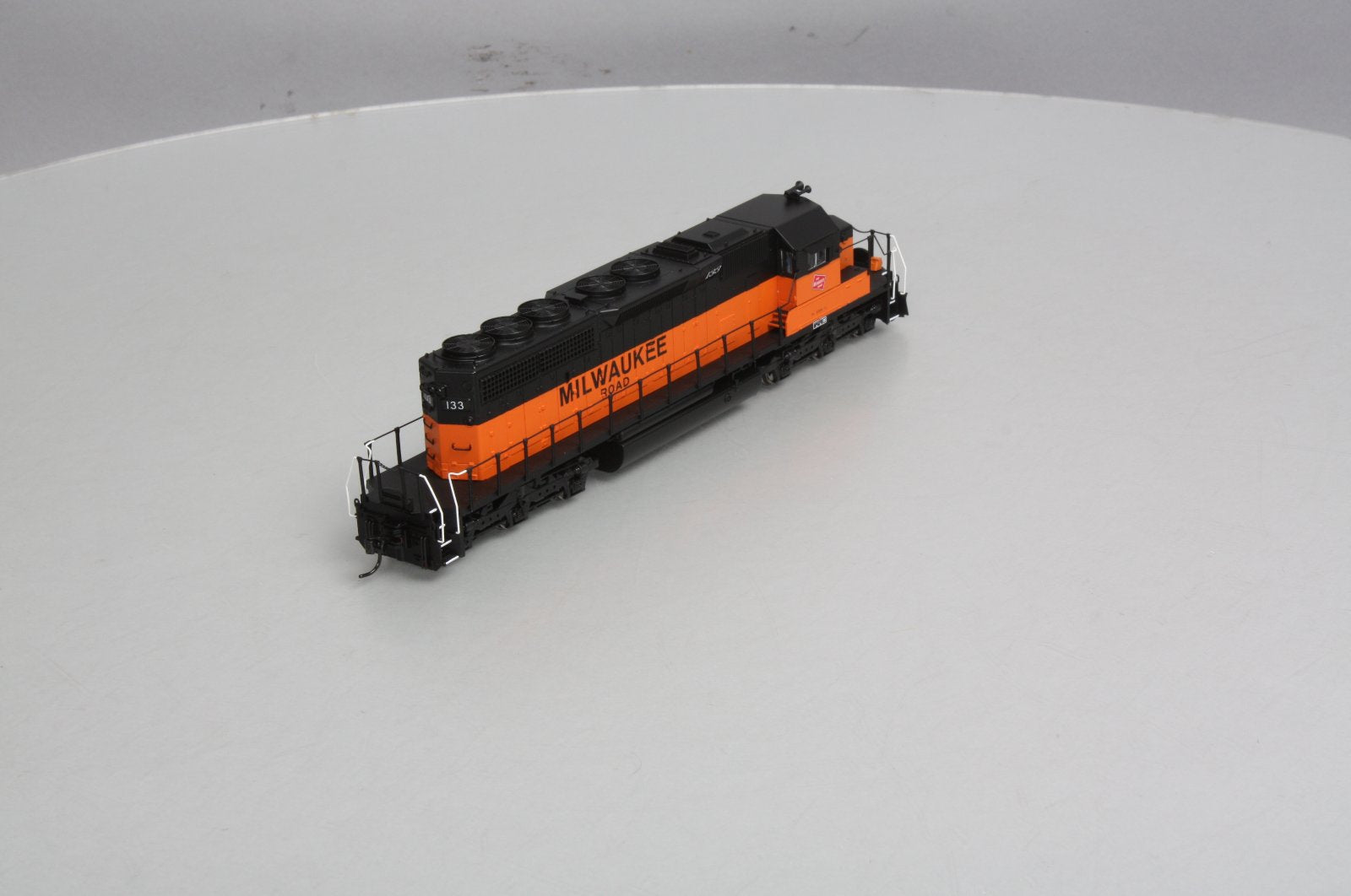 Broadway Limited 5010 HO MILW EMD SD40-2 Low Hood Diesel Locomotive w/Sound #133