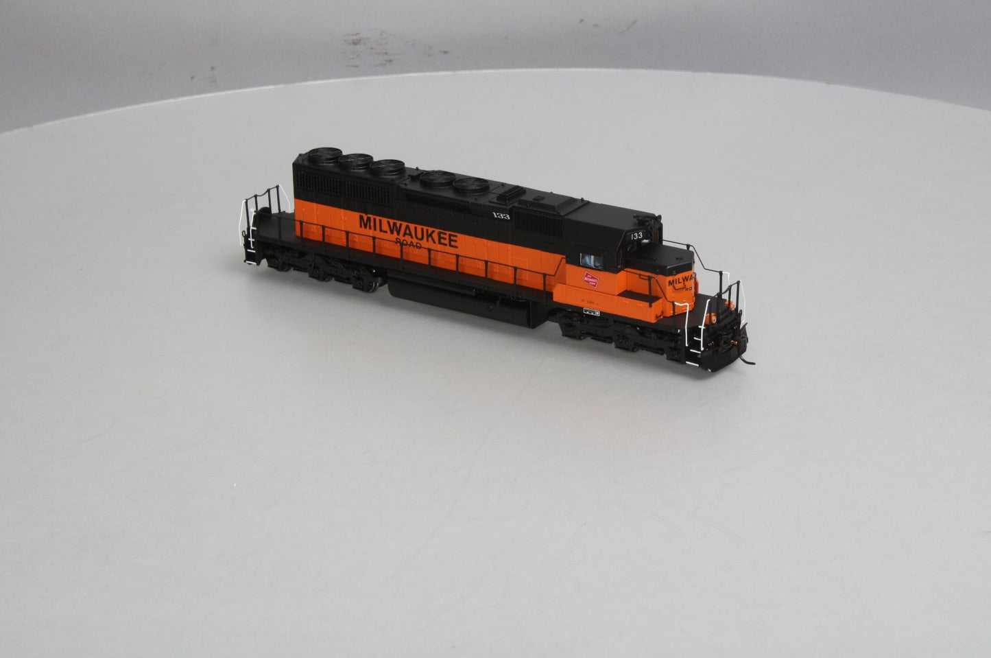 Broadway Limited 5010 HO MILW EMD SD40-2 Low Hood Diesel Locomotive w/Sound #133