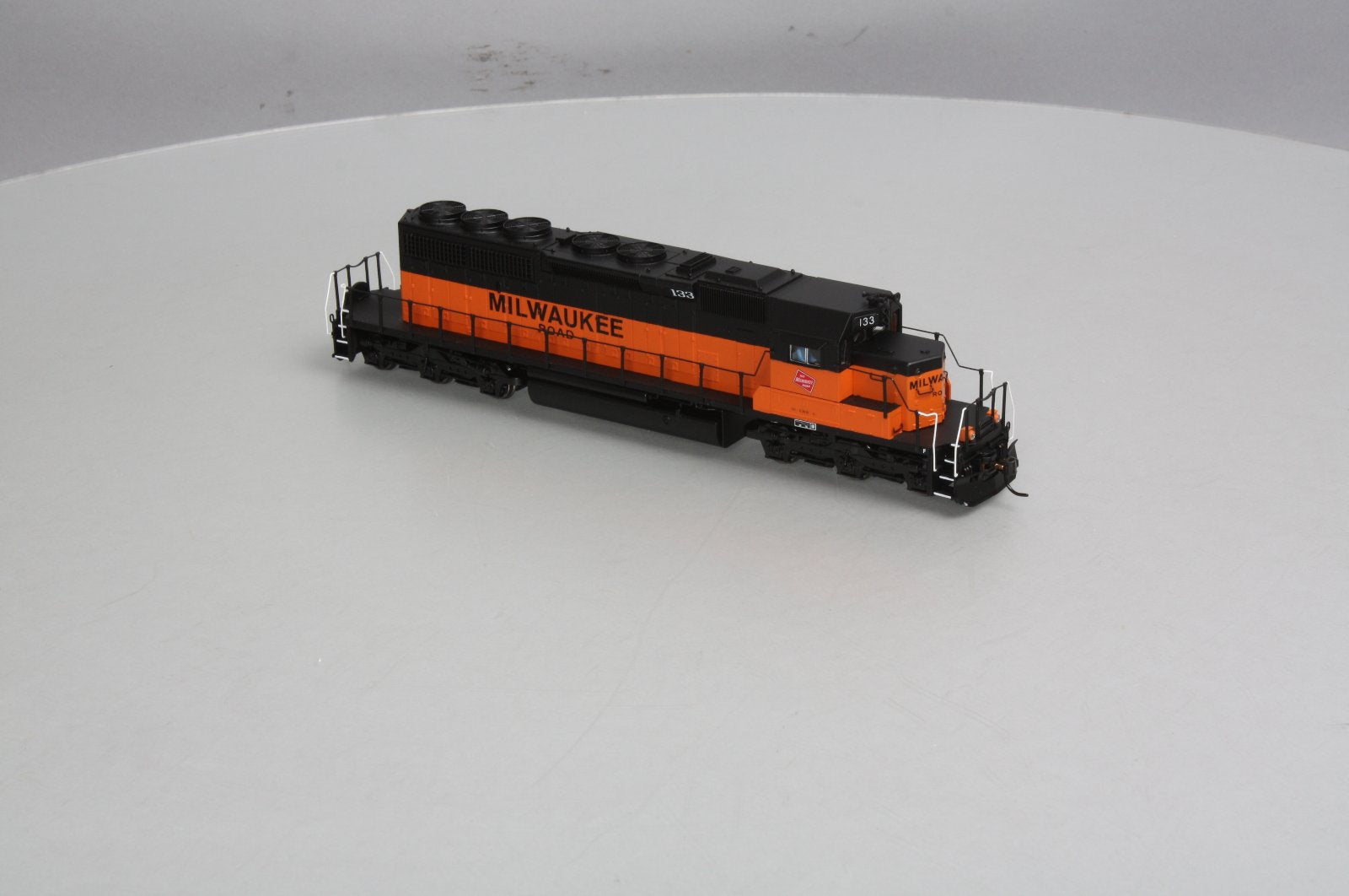 Broadway Limited 5010 HO MILW EMD SD40-2 Low Hood Diesel Locomotive w/Sound #133