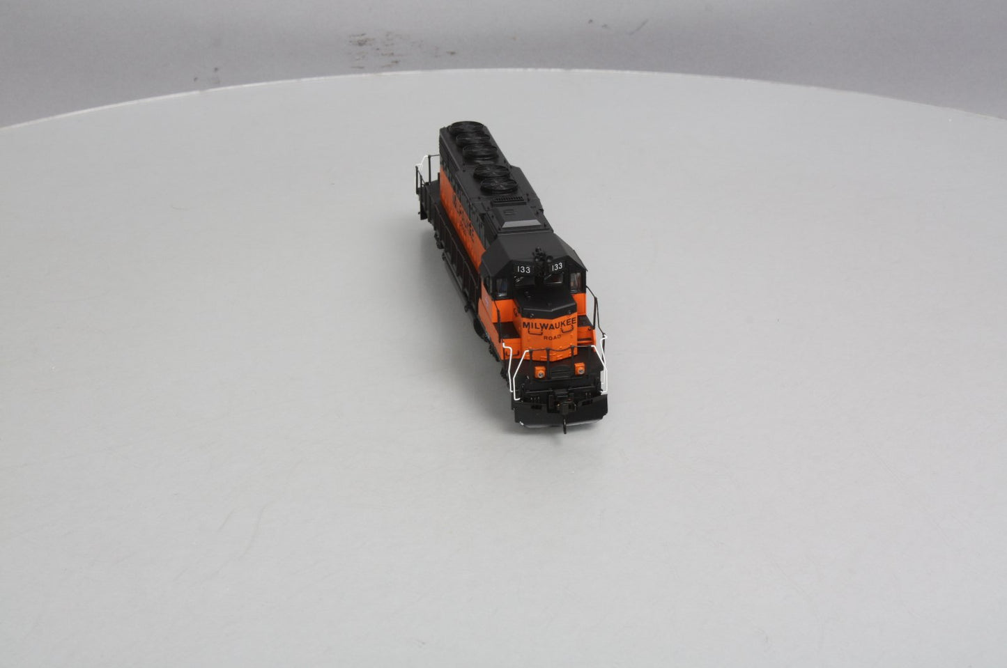 Broadway Limited 5010 HO MILW EMD SD40-2 Low Hood Diesel Locomotive w/Sound #133
