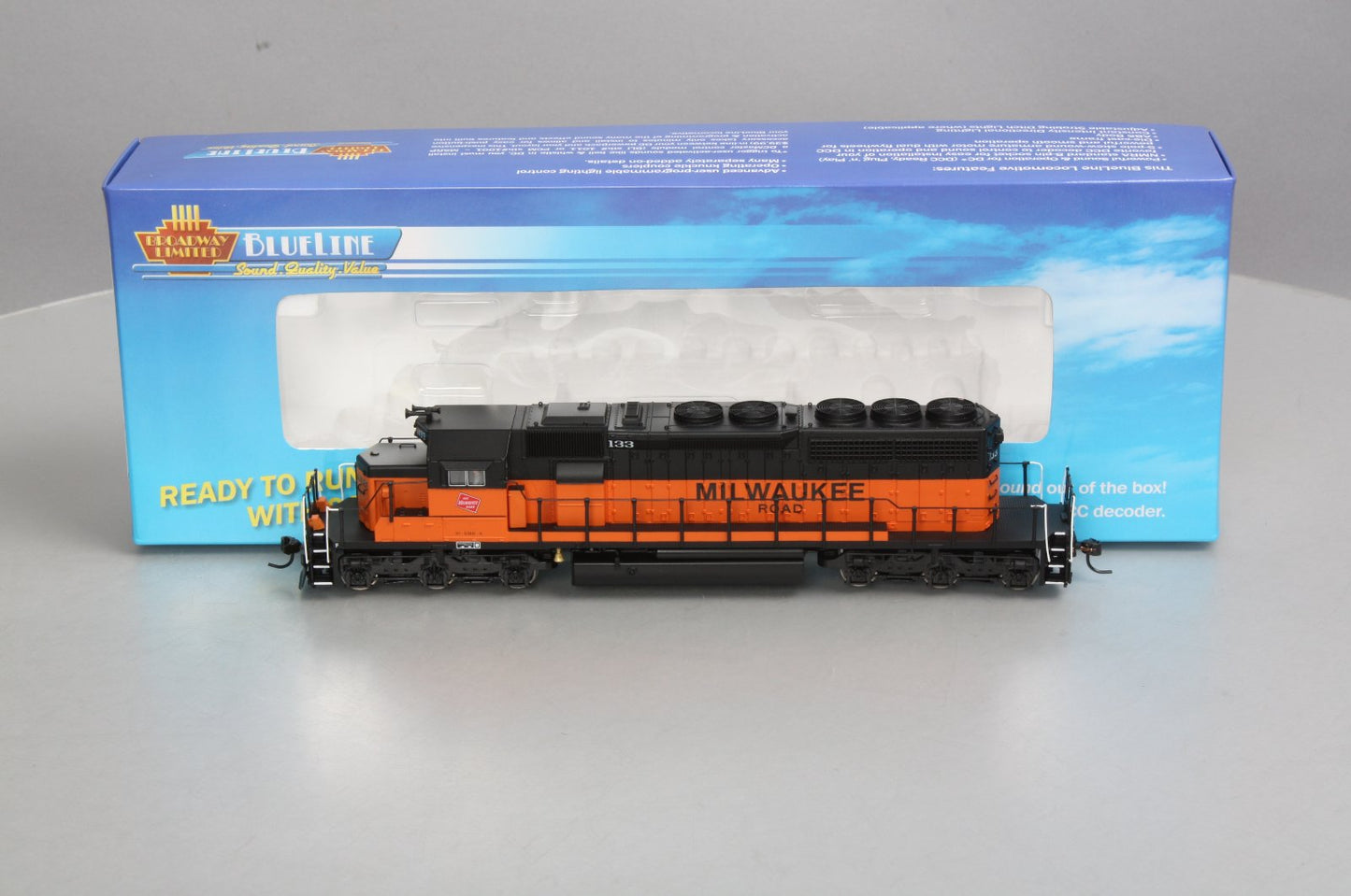 Broadway Limited 5010 HO MILW EMD SD40-2 Low Hood Diesel Locomotive w/Sound #133