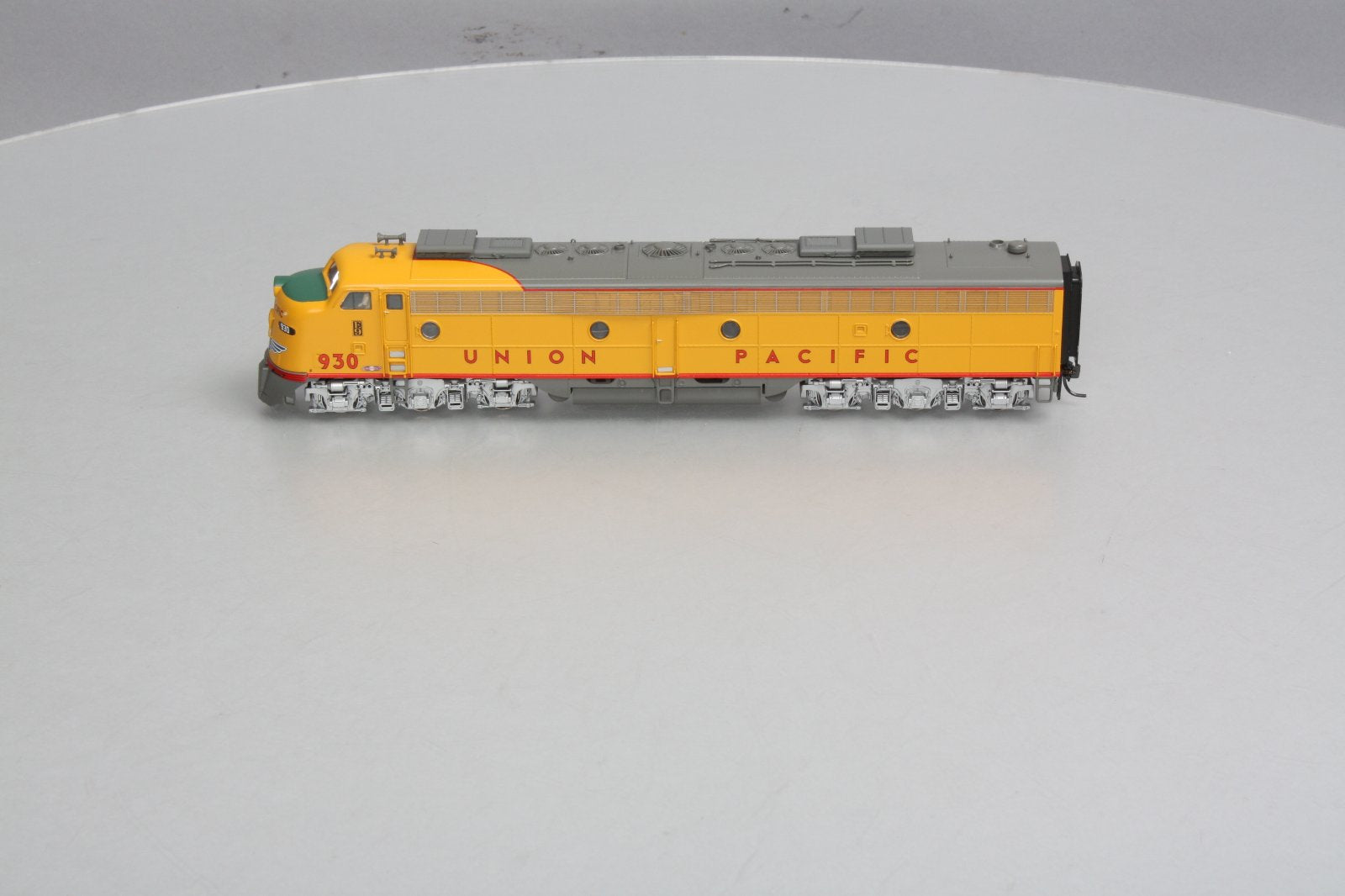 Broadway Limited 464 HO Union Pacific EMD E8A #930 w/DCC, Sound