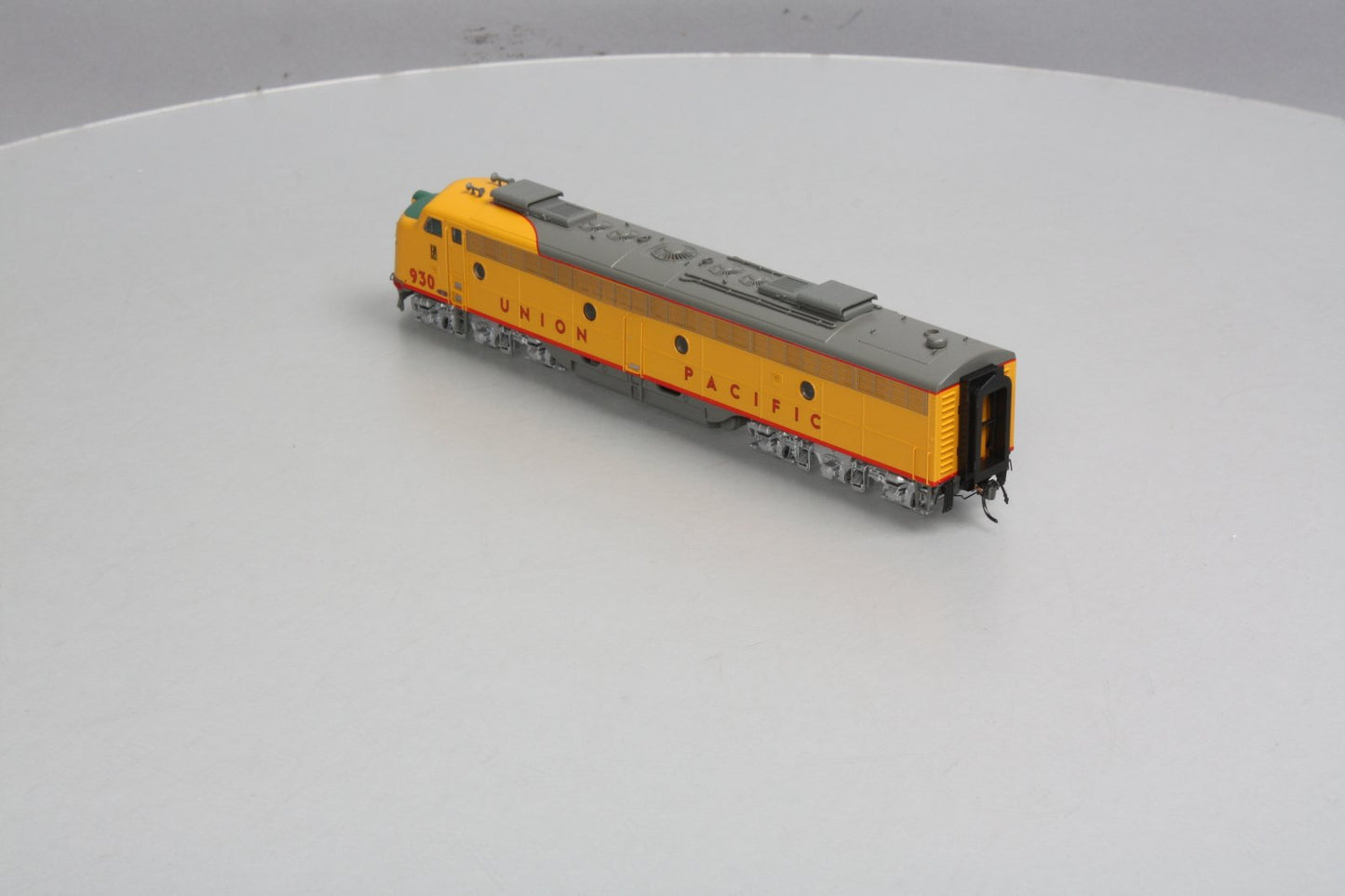 Broadway Limited 464 HO Union Pacific EMD E8A #930 w/DCC, Sound