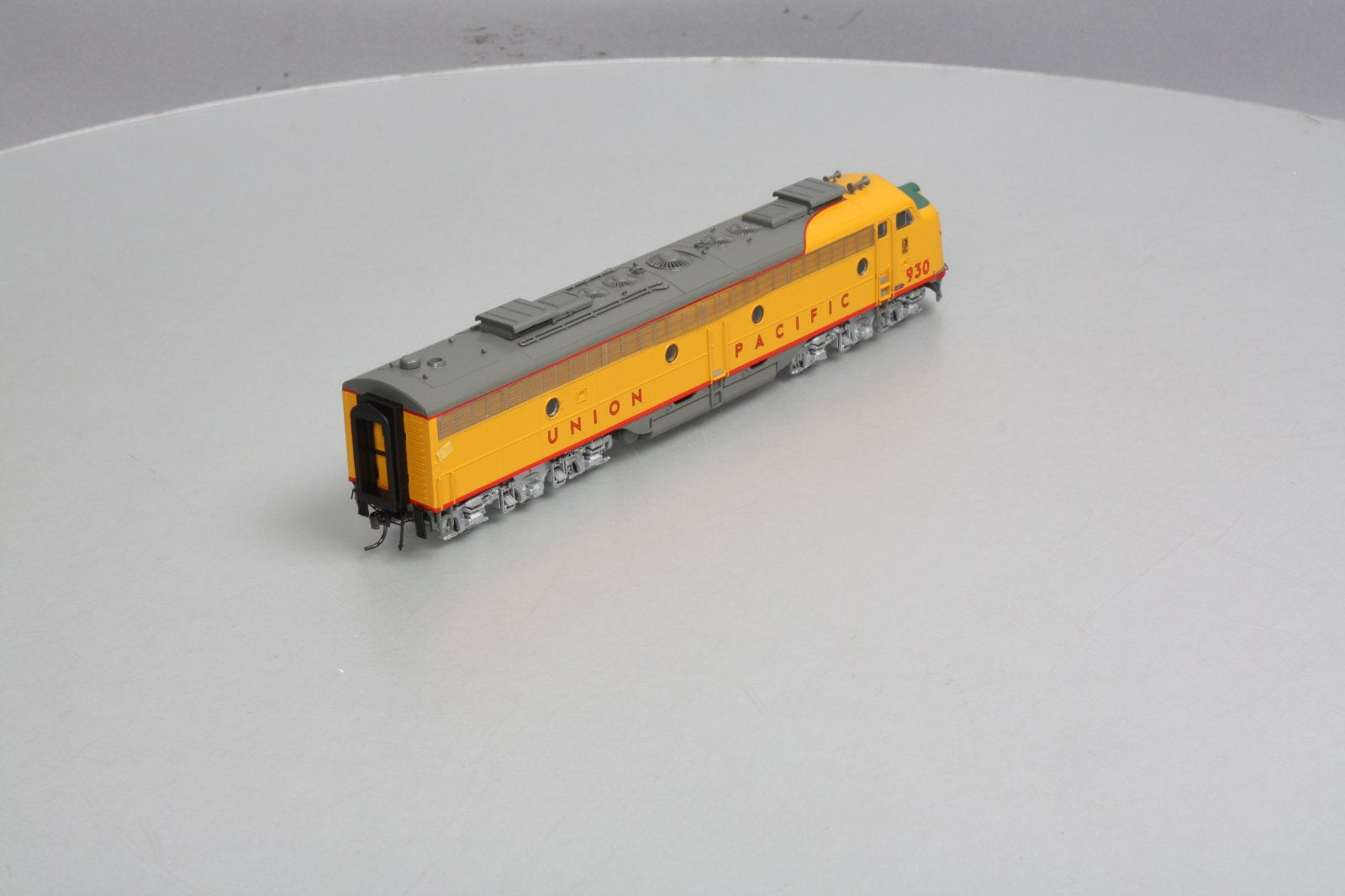 Broadway Limited 464 HO Union Pacific EMD E8A #930 w/DCC, Sound