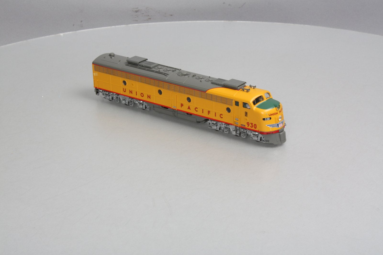 Broadway Limited 464 HO Union Pacific EMD E8A #930 w/DCC, Sound