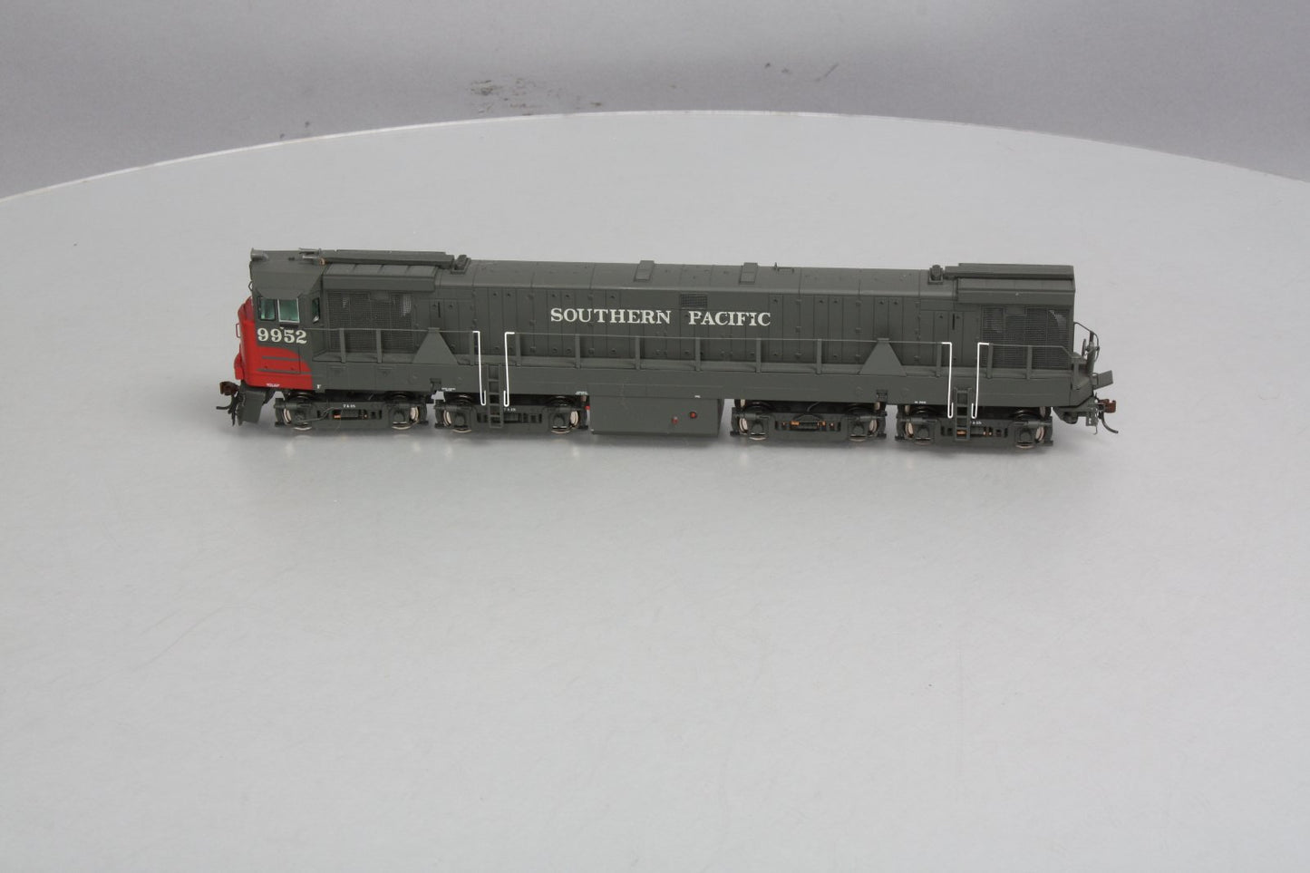 Athearn 88680 HO Southern Pacific GE U50 Diesel Locomotive #9952