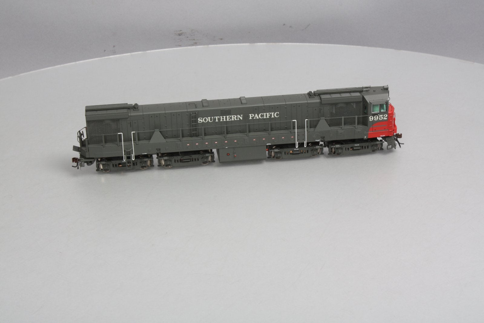 Athearn 88680 HO Southern Pacific GE U50 Diesel Locomotive #9952