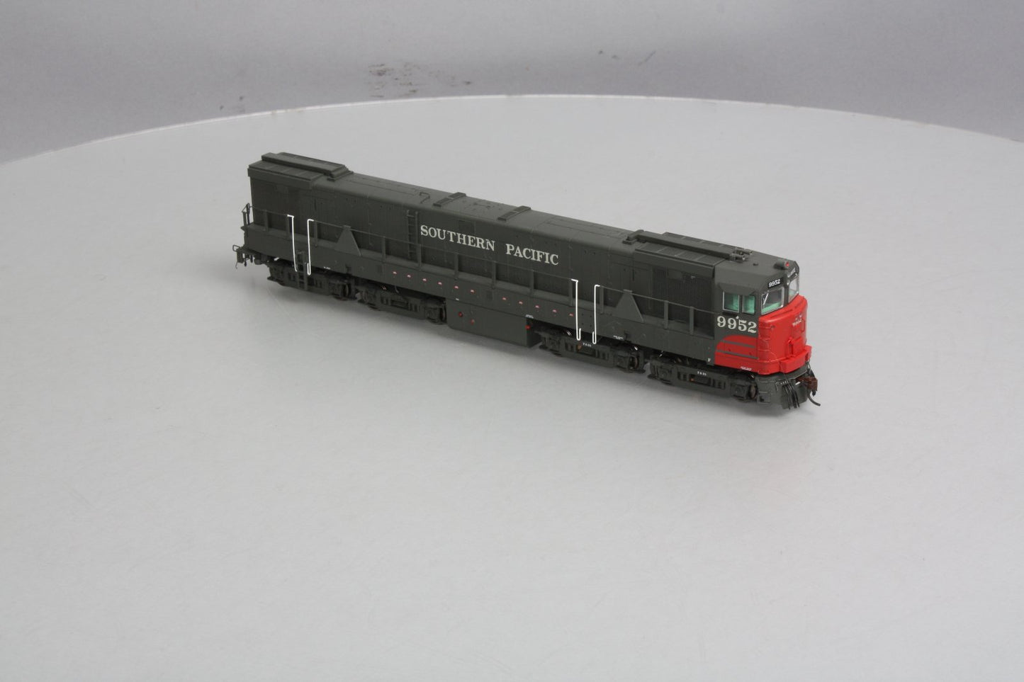 Athearn 88680 HO Southern Pacific GE U50 Diesel Locomotive #9952