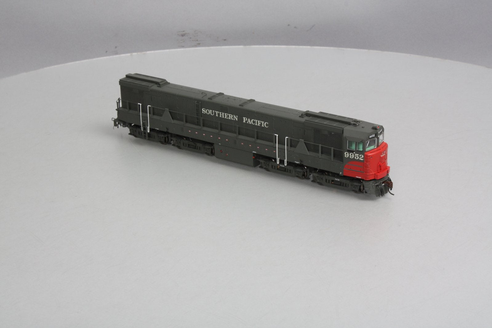 Athearn 88680 HO Southern Pacific GE U50 Diesel Locomotive #9952