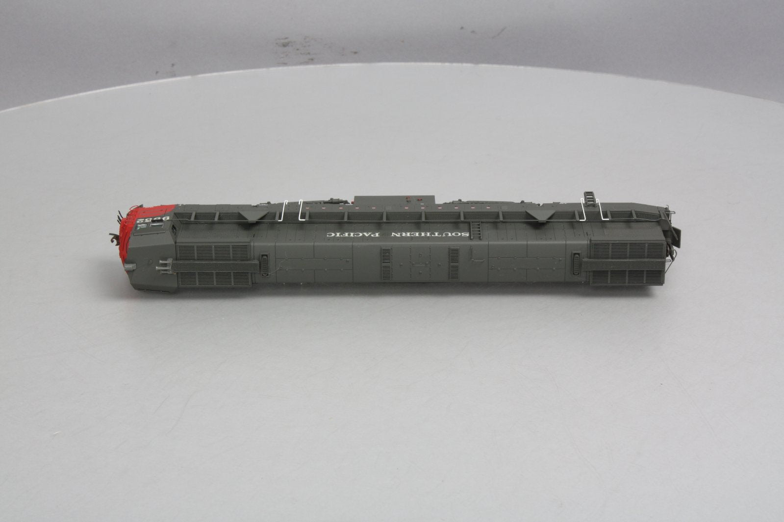 Athearn 88680 HO Southern Pacific GE U50 Diesel Locomotive #9952