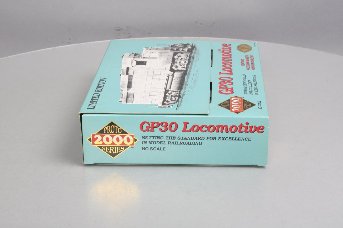 Proto 2000 21535 HO ATSF EMD GP30 Diesel Locomotive #1207 LN/Box