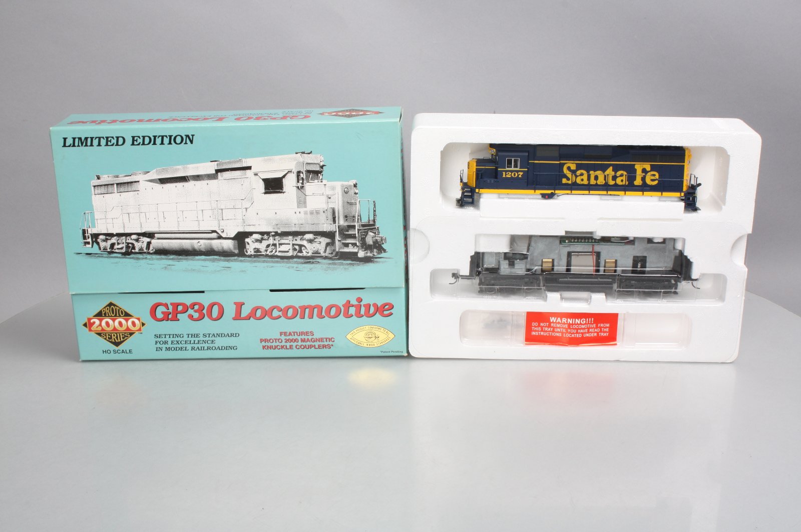 Proto 2000 21535 HO ATSF EMD GP30 Diesel Locomotive #1207 LN/Box