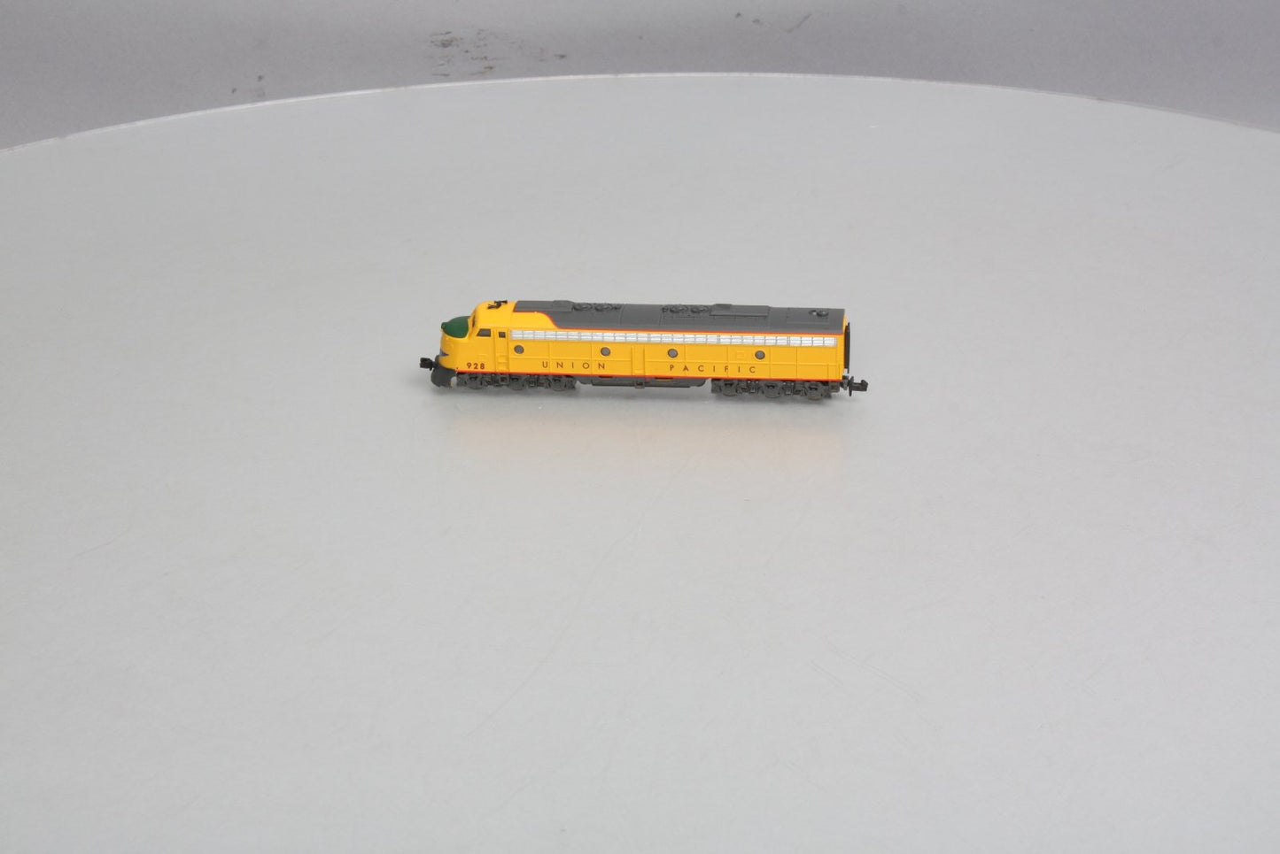 Life Like 7172 N Scale Union Pacific E-8 Diesel Locomotive #928 LN/Box