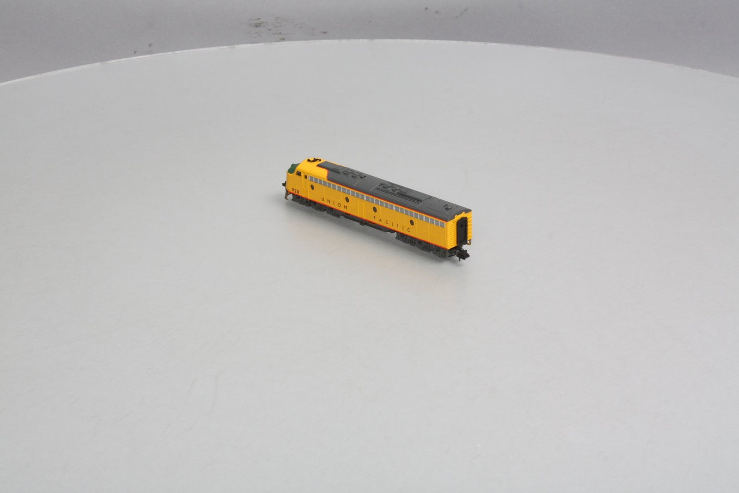 Life Like 7172 N Scale Union Pacific E-8 Diesel Locomotive #928 LN/Box