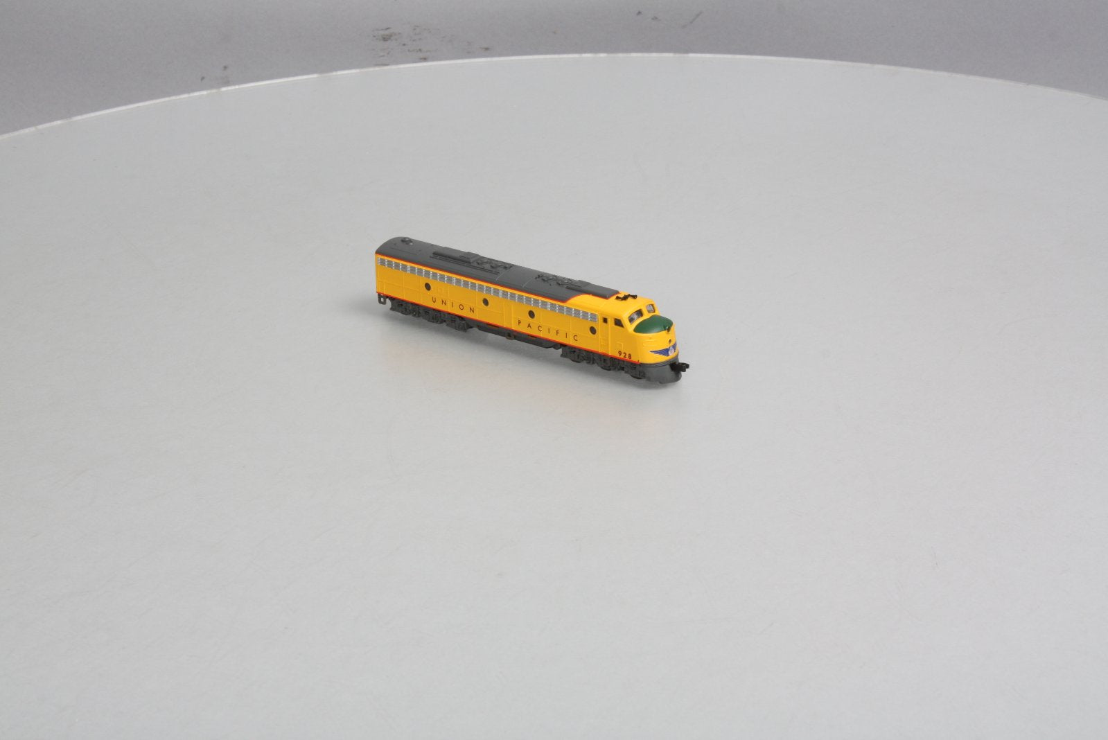 Life Like 7172 N Scale Union Pacific E-8 Diesel Locomotive #928 LN/Box
