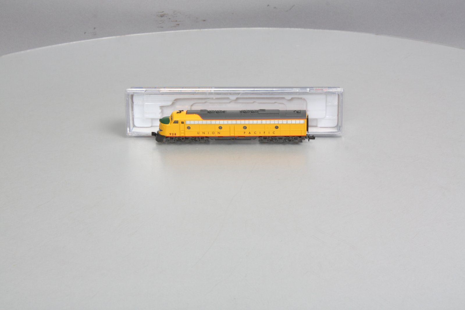 Life Like 7172 N Scale Union Pacific E-8 Diesel Locomotive #928 LN/Box